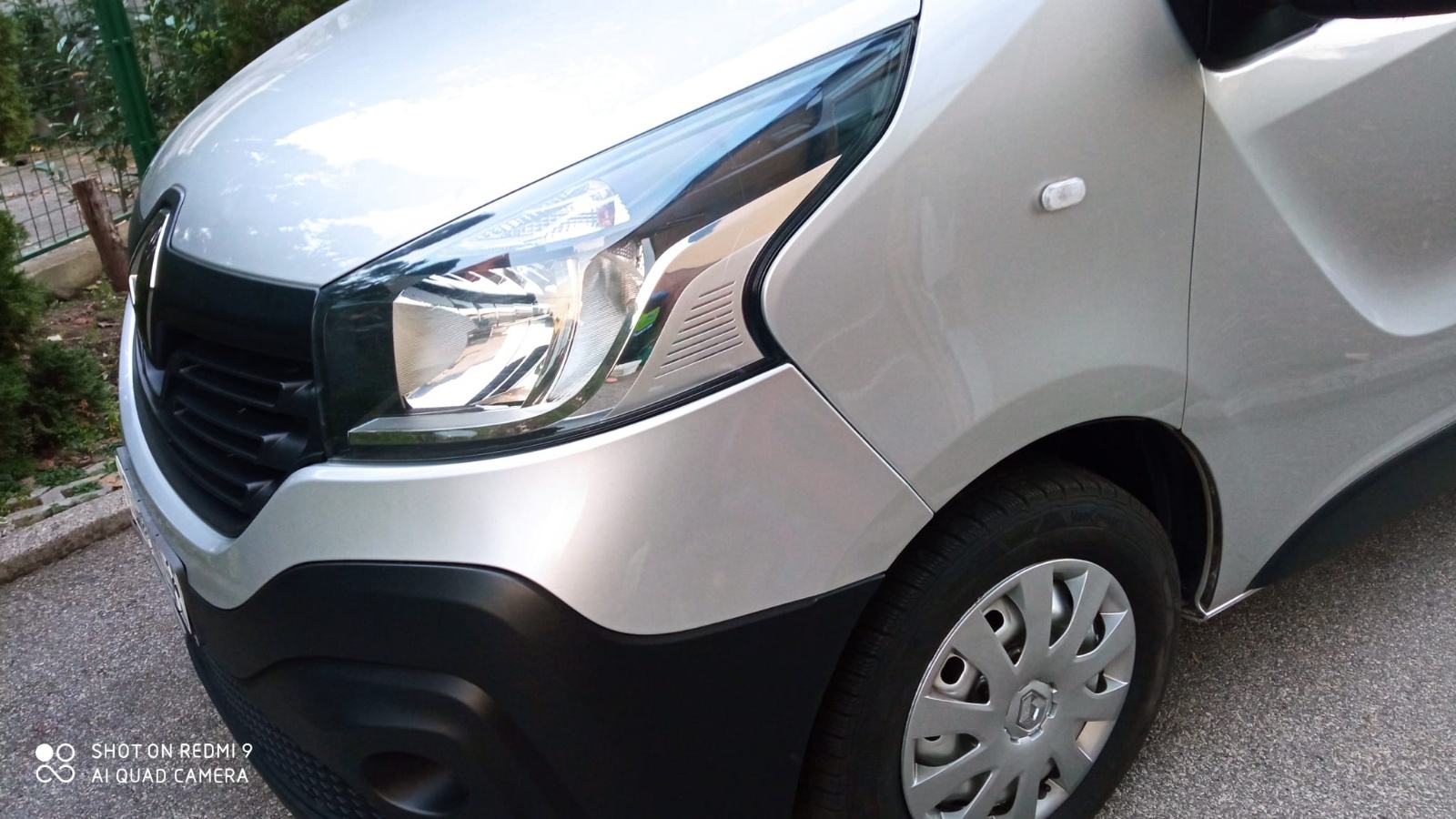 Renault Trafic 1,6 dCi, 125 produženi, 8+1, fotografija 2