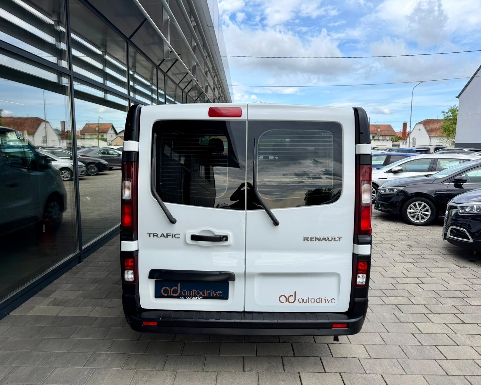 Renault Trafic 1,6 dCi 8+1 SJEDALA • KLIMA • SERVISNA • AUTOKREDIT •, fotografija 7