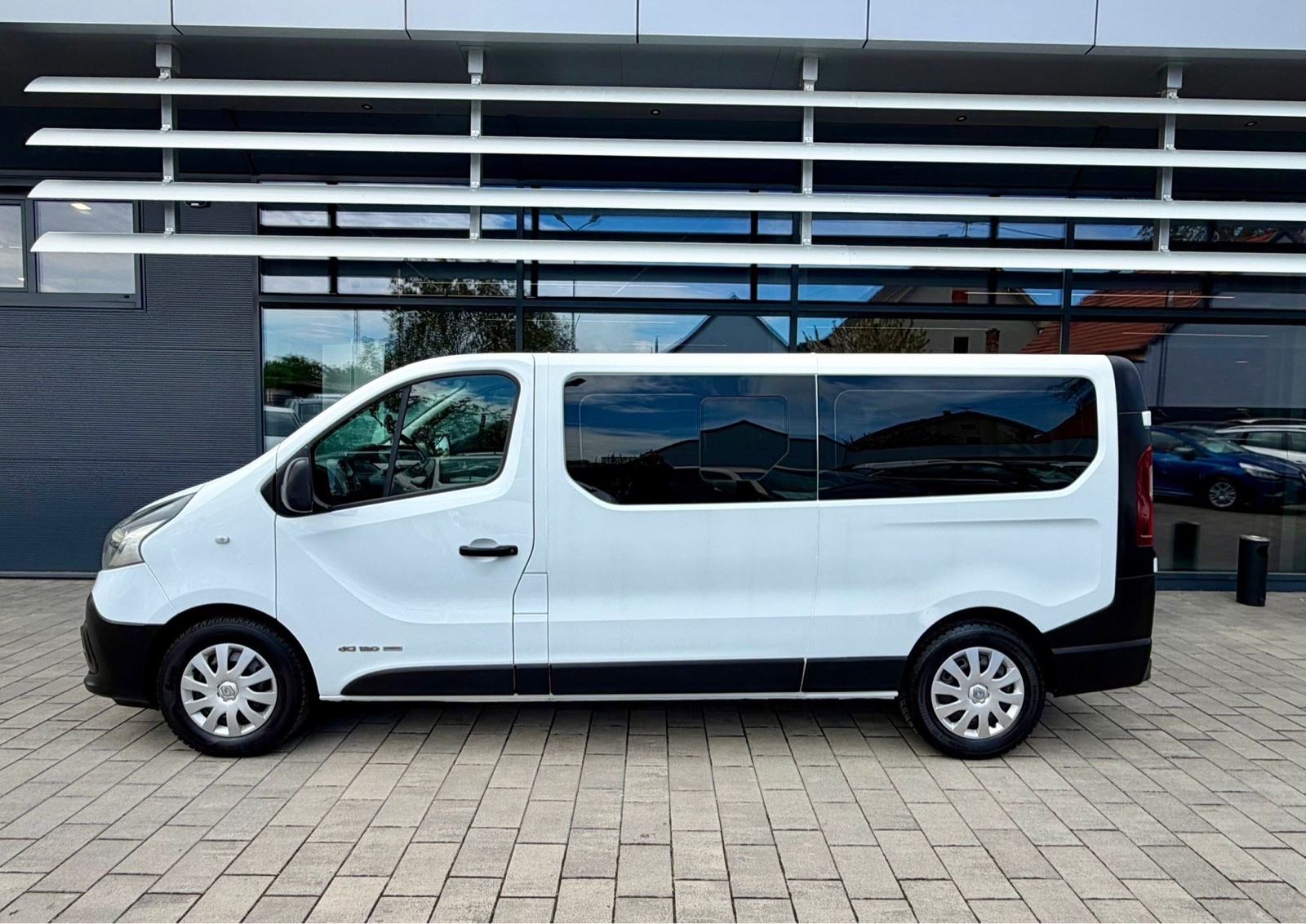 Renault Trafic 1,6 dCi 8+1 SJEDALA • KLIMA • SERVISNA • AUTOKREDIT •, fotografija 4