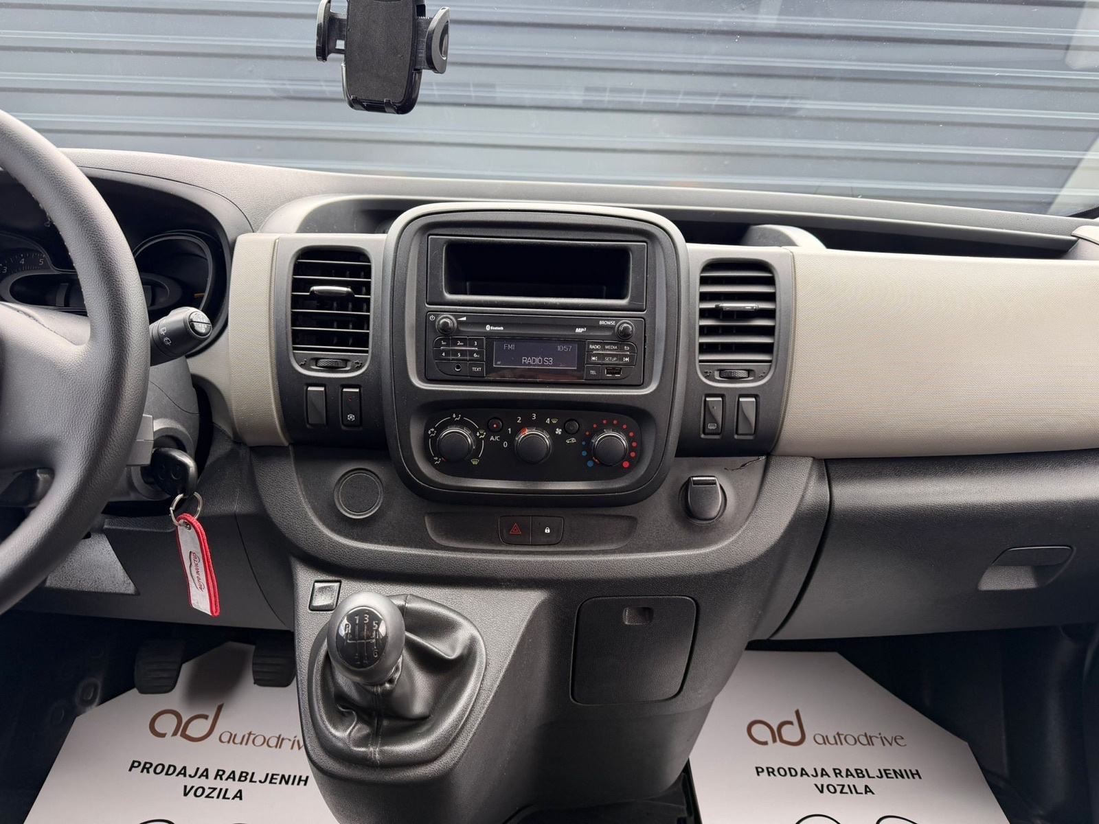 Renault Trafic 1,6 dCi 8+1 SJEDALA • KLIMA • SERVISNA • AUTOKREDIT •, fotografija 18