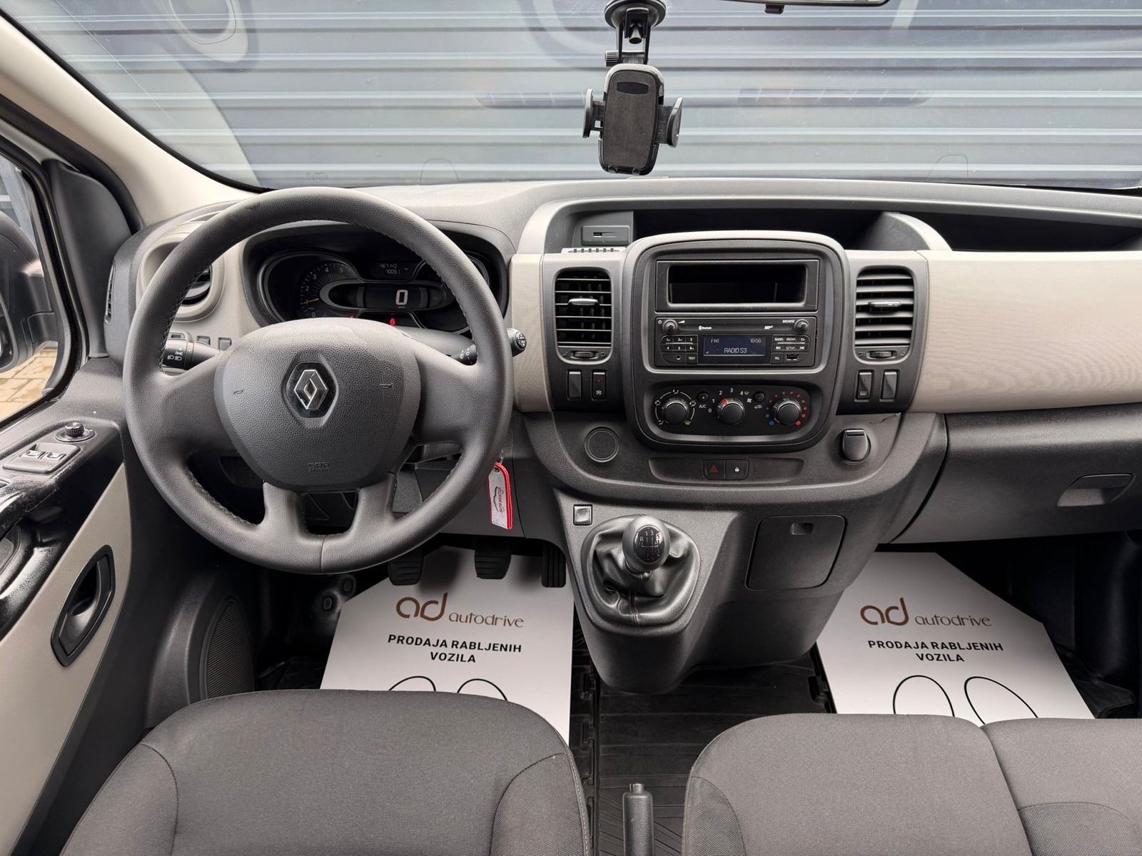 Renault Trafic 1,6 dCi 8+1 SJEDALA • KLIMA • SERVISNA • AUTOKREDIT •, fotografija 17