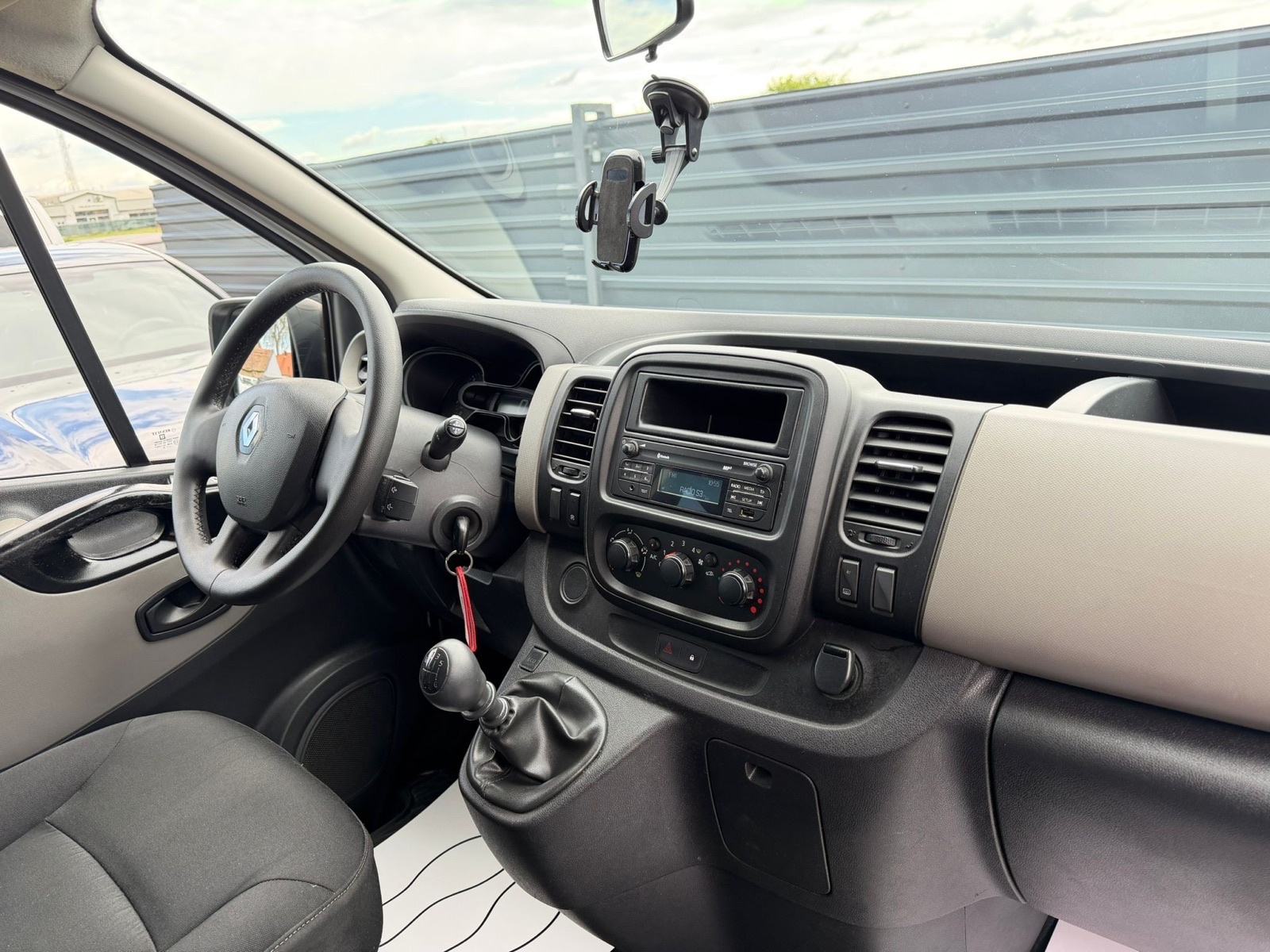 Renault Trafic 1,6 dCi 8+1 SJEDALA • KLIMA • SERVISNA • AUTOKREDIT •, fotografija 20