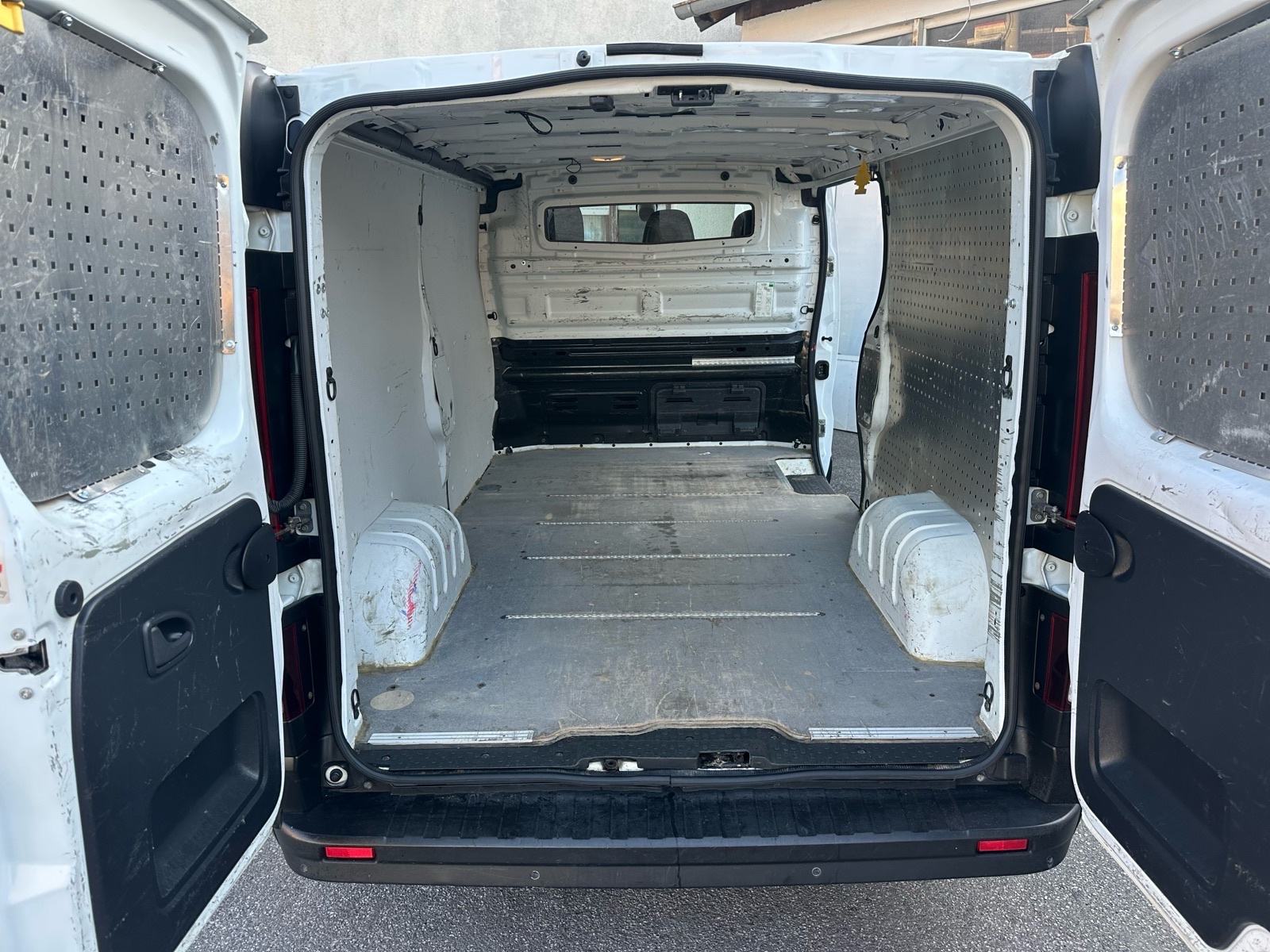 Renault Trafic 1,6 dCi ENERGY, fotografija 15
