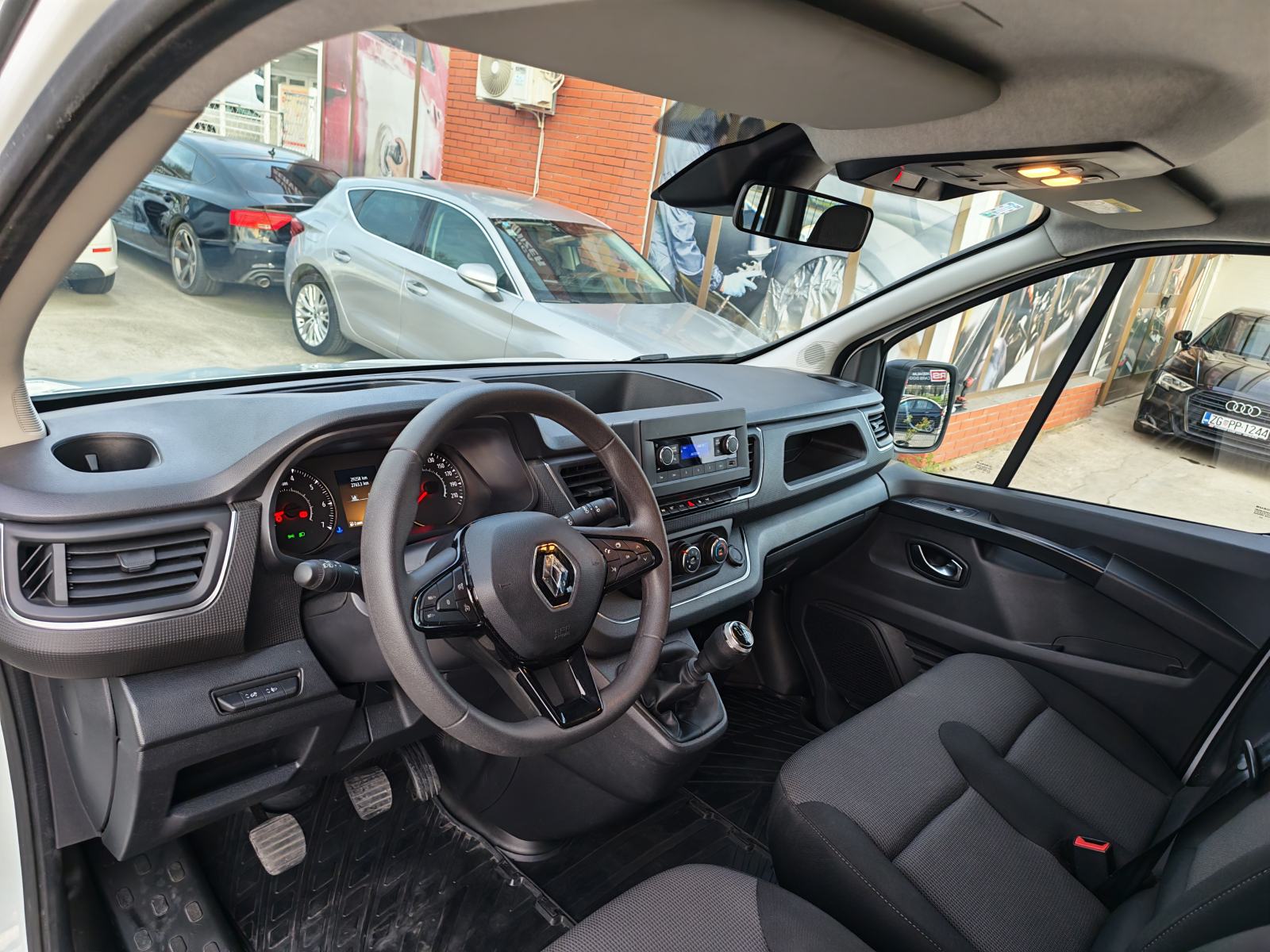 RENAULT TRAFIC 150 DCI GRAND 8+1, HR AUTO, LED, KLIMA, PDC, JAMSTVO 4G, fotografija 20