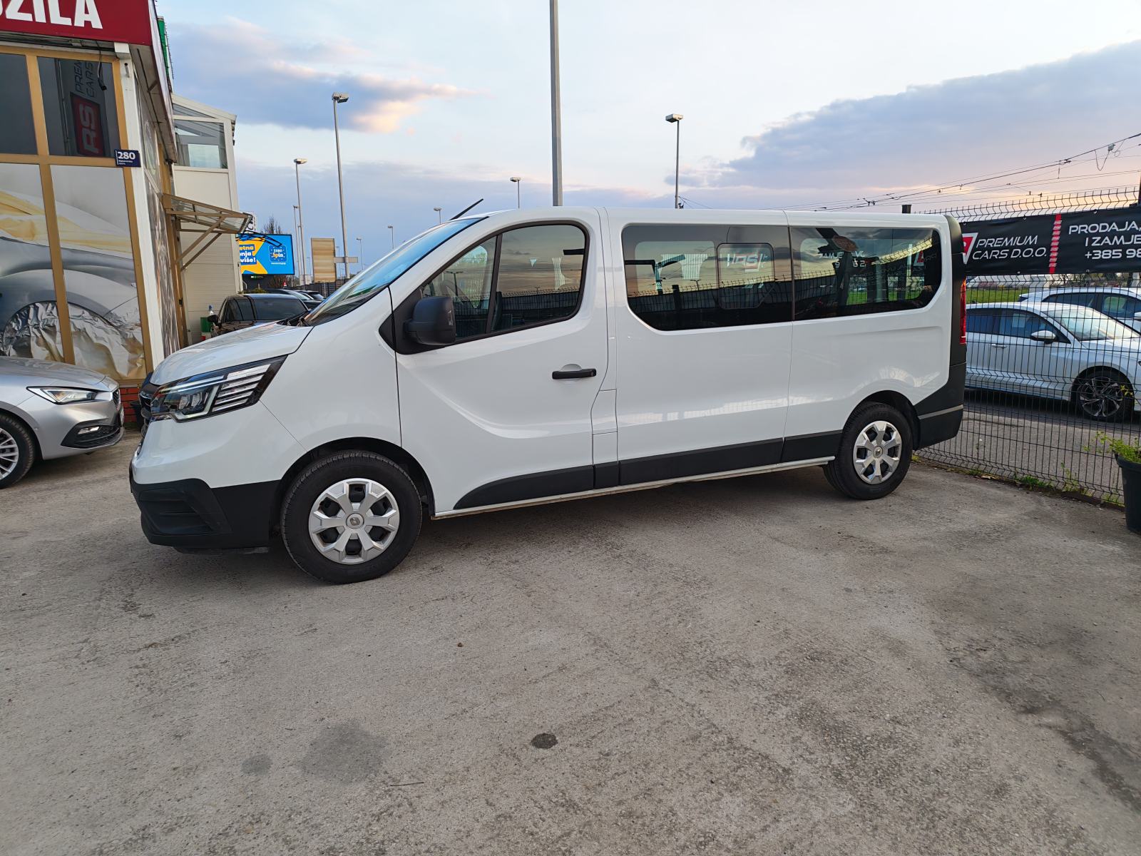 RENAULT TRAFIC 150 DCI GRAND 8+1, HR AUTO, LED, KLIMA, PDC, JAMSTVO 4G, fotografija 19