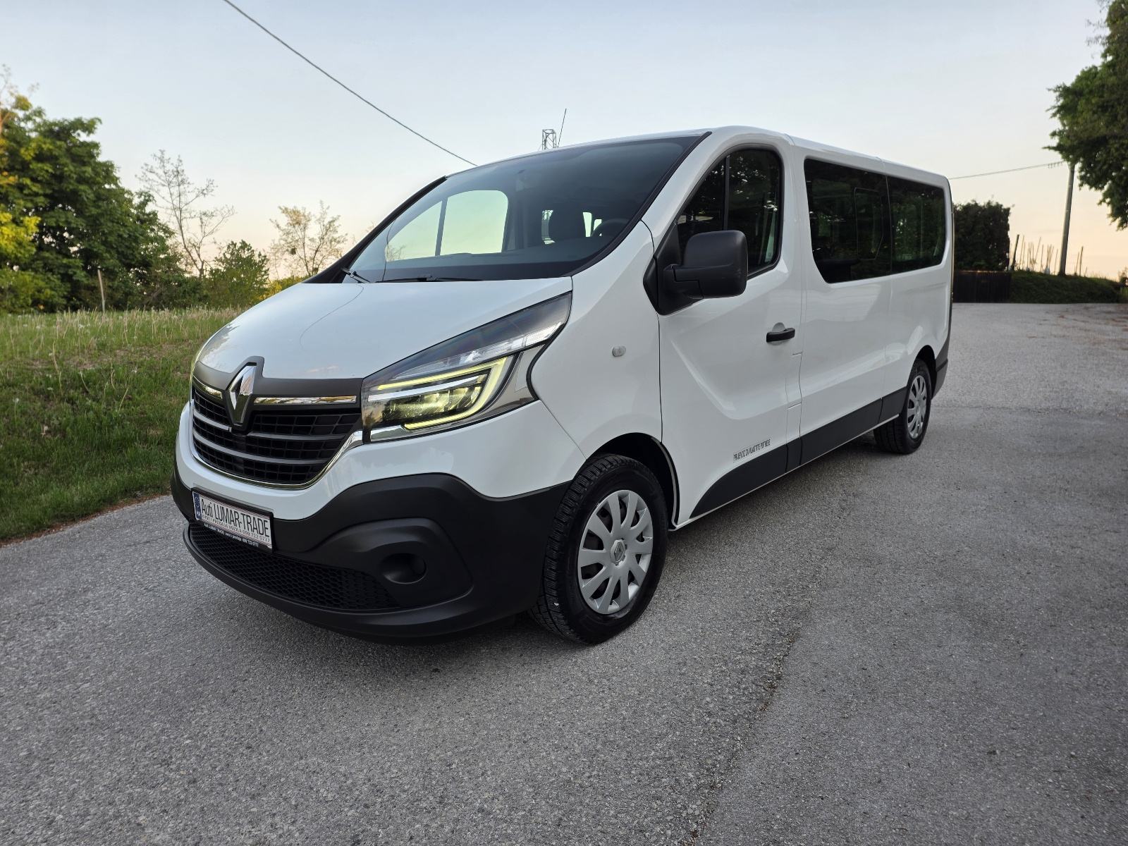 Renault Trafic 2.0 dci ,8+1 sj, Led, Klima, Hr auto, u pdv, fotografija 3