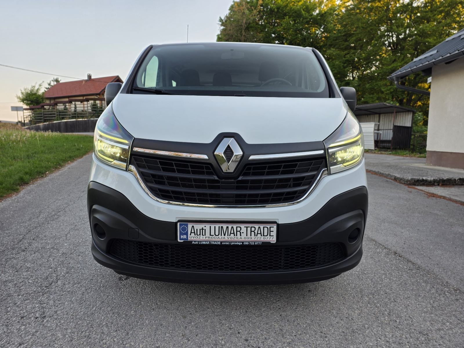 Renault Trafic 2.0 dci ,8+1 sj, Led, Klima, Hr auto, u pdv, fotografija 4