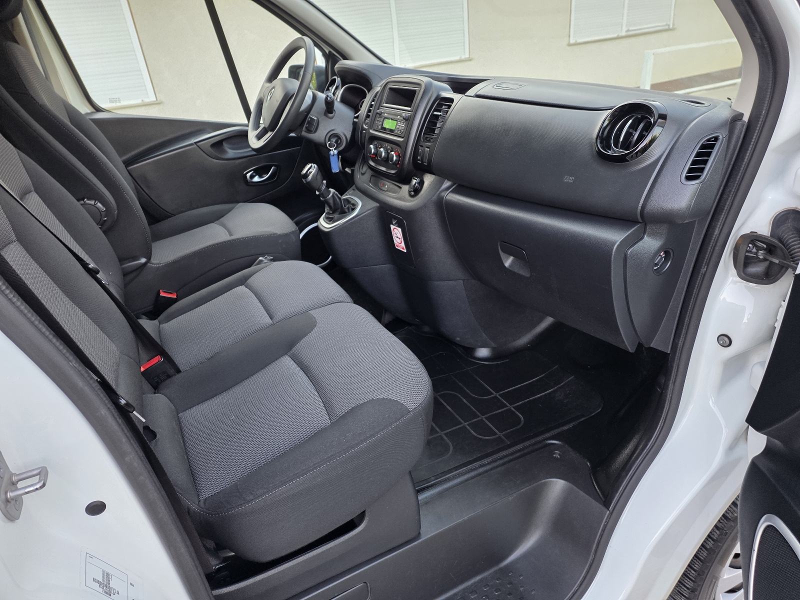 Renault Trafic 2.0 dci ,8+1 sj, Led, Klima, Hr auto, u pdv, fotografija 14
