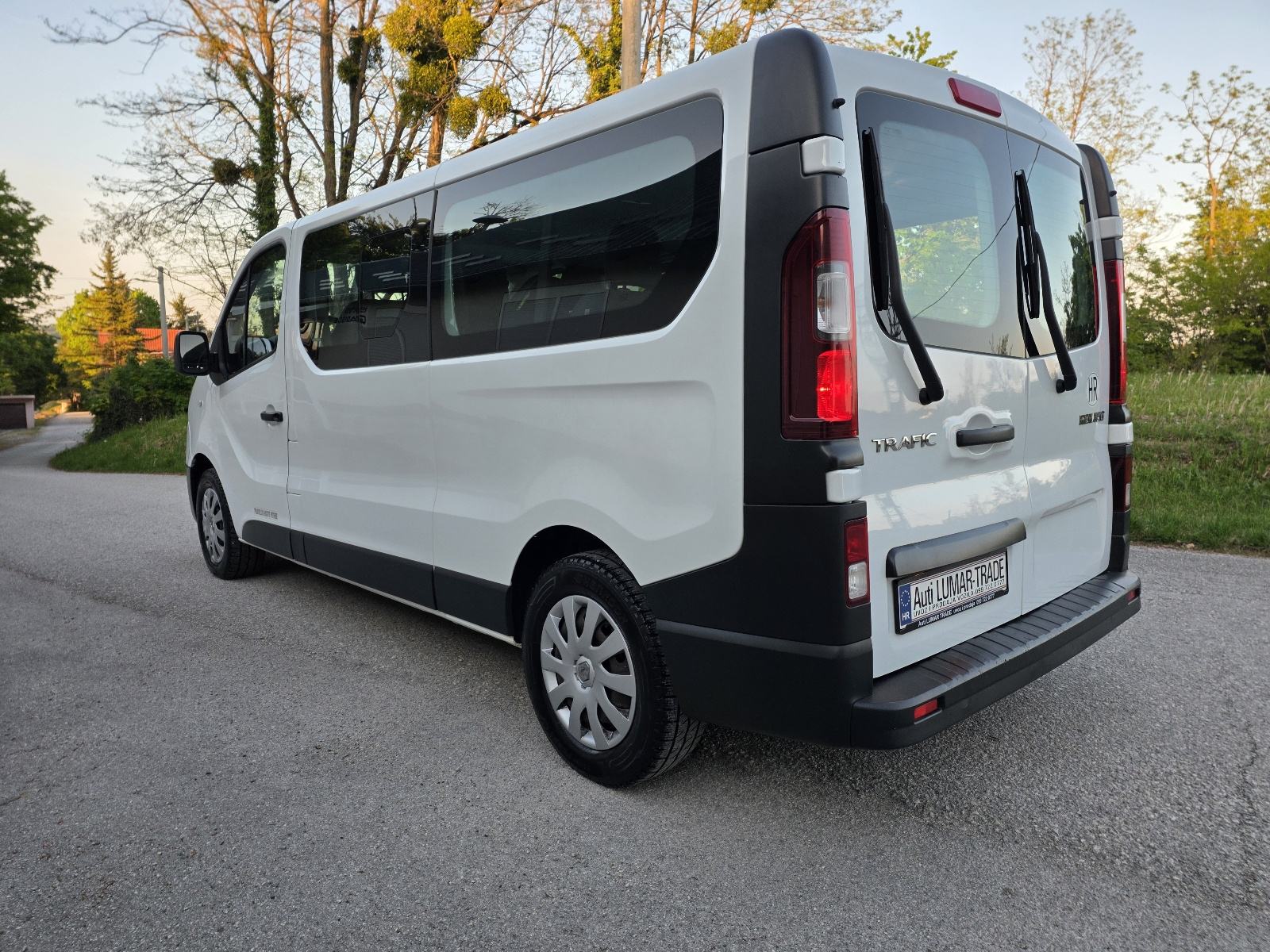 Renault Trafic 2.0 dci ,8+1 sj, Led, Klima, Hr auto, u pdv, fotografija 10