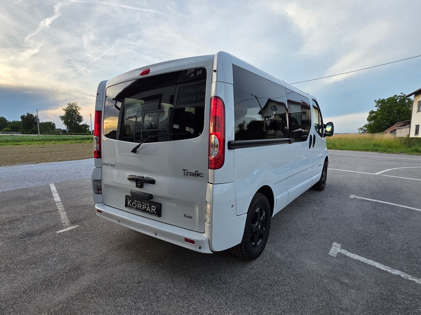 Renault Trafic 2.0 dCi PASSENGER, 8 SJEDALA, MOGUČNOST BRZOG KREDITA, fotografija 6