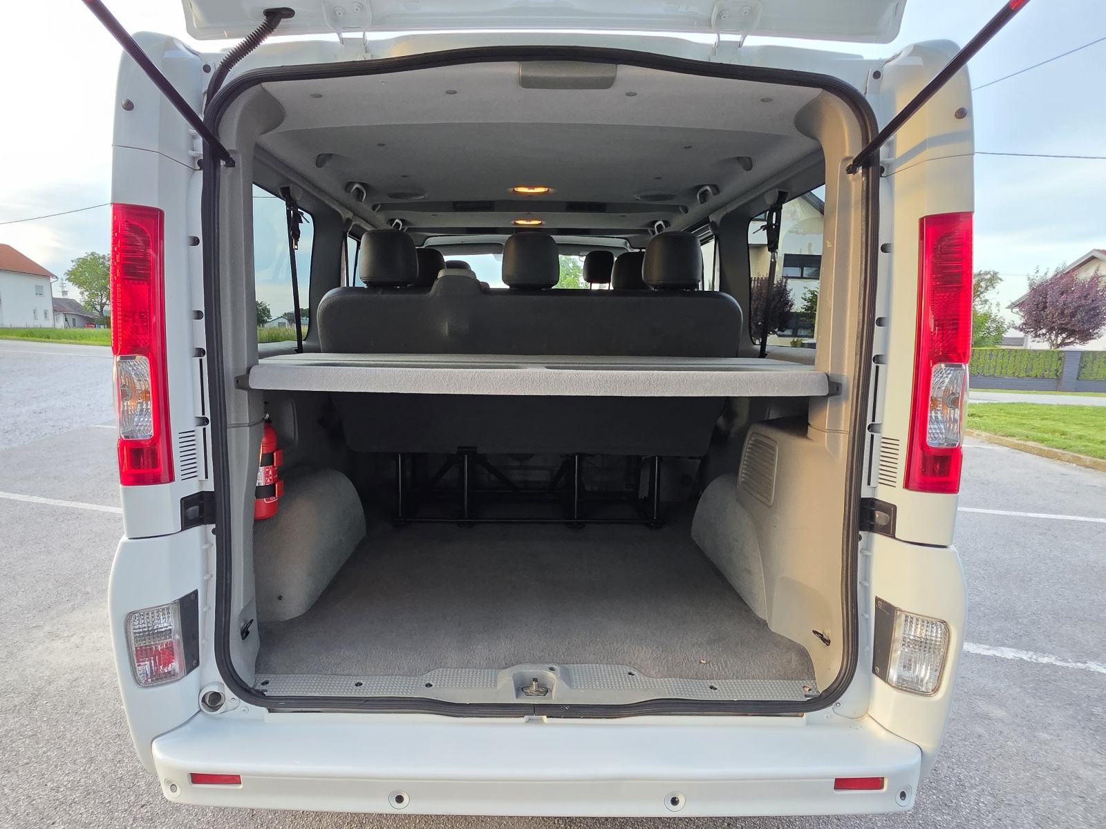 Renault Trafic 2.0 dCi PASSENGER, 8 SJEDALA, MOGUČNOST BRZOG KREDITA, fotografija 7