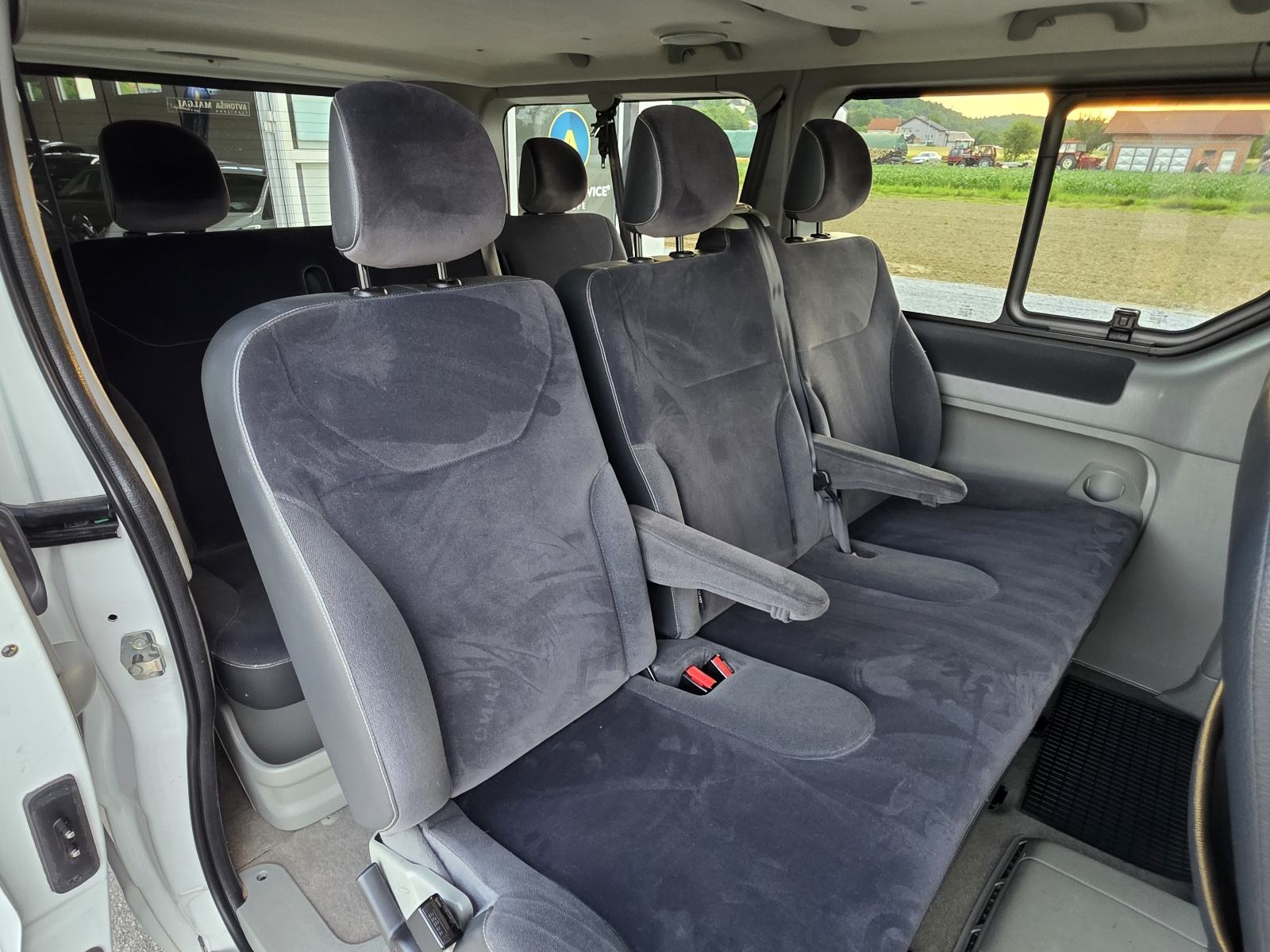 Renault Trafic 2.0 dCi PASSENGER, 8 SJEDALA, MOGUČNOST BRZOG KREDITA, fotografija 14