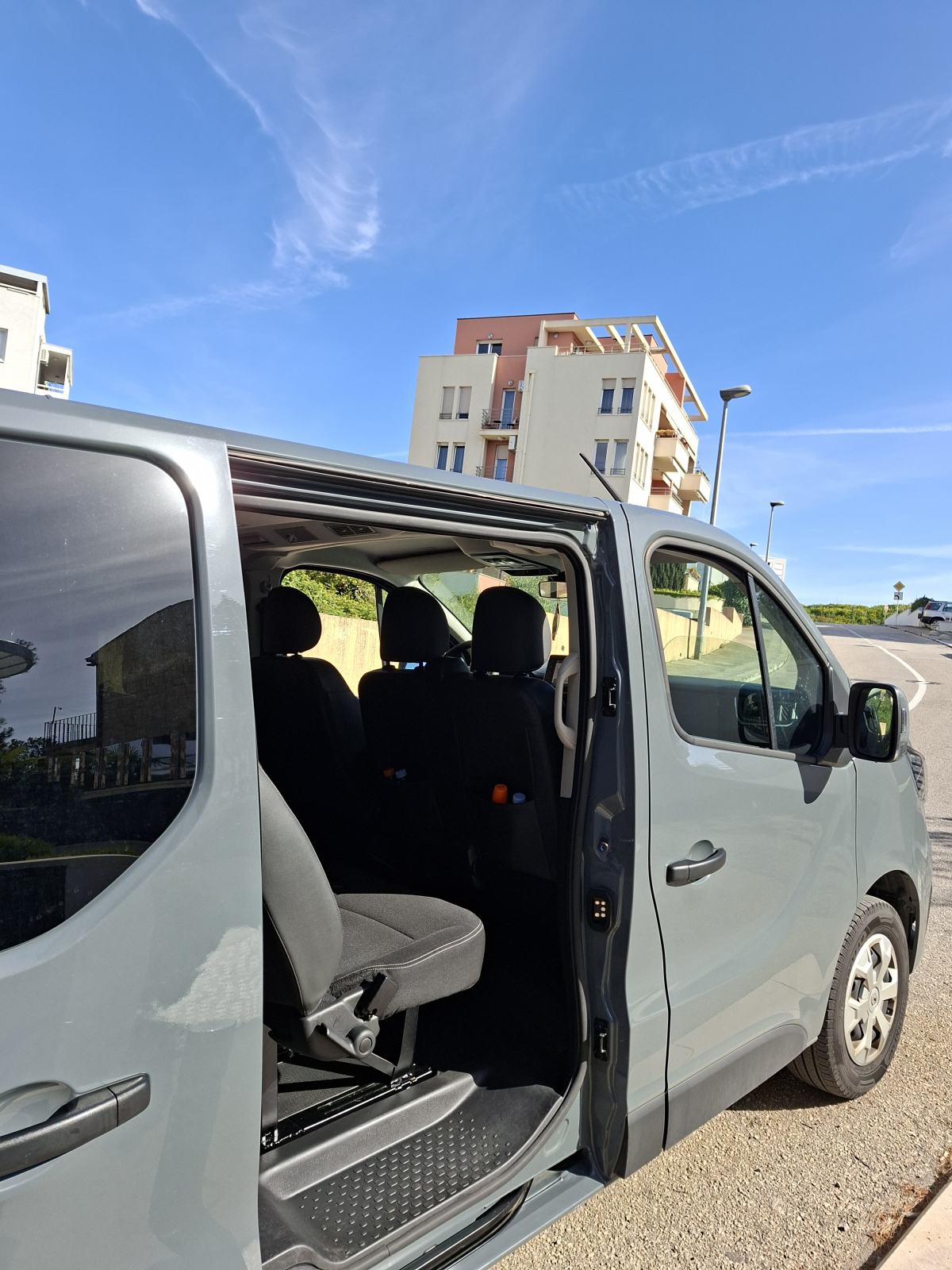 Renault Trafic 2.0 dci, fotografija 2