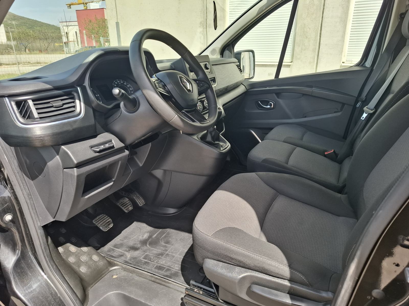 Renault Trafic 2,0 dCi, fotografija 11
