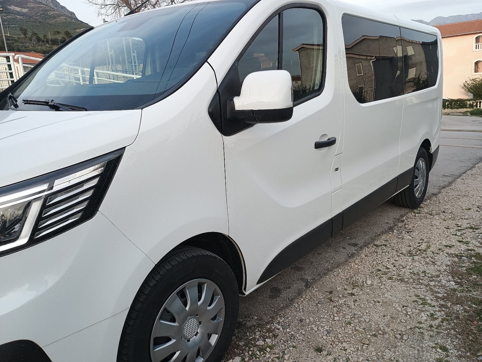 Renault Trafic dCi registriran godinu dana, fotografija 3