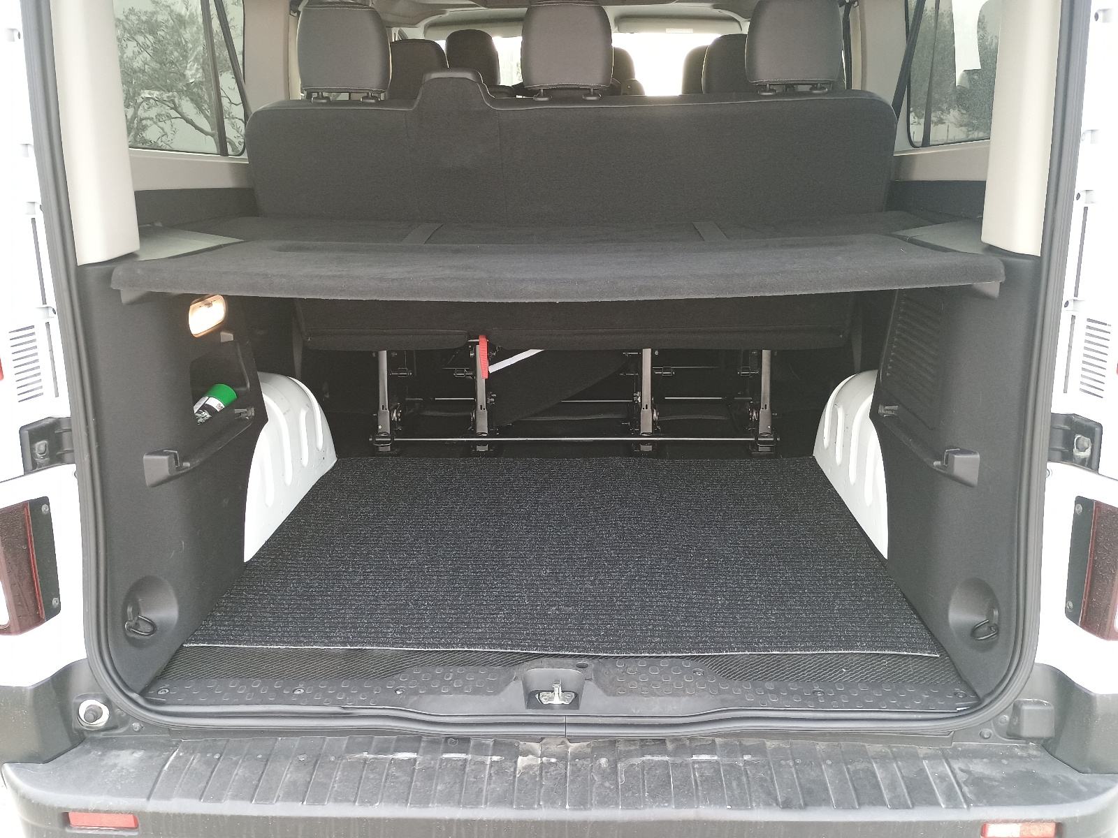 Renault Trafic dCi registriran godinu dana, fotografija 6