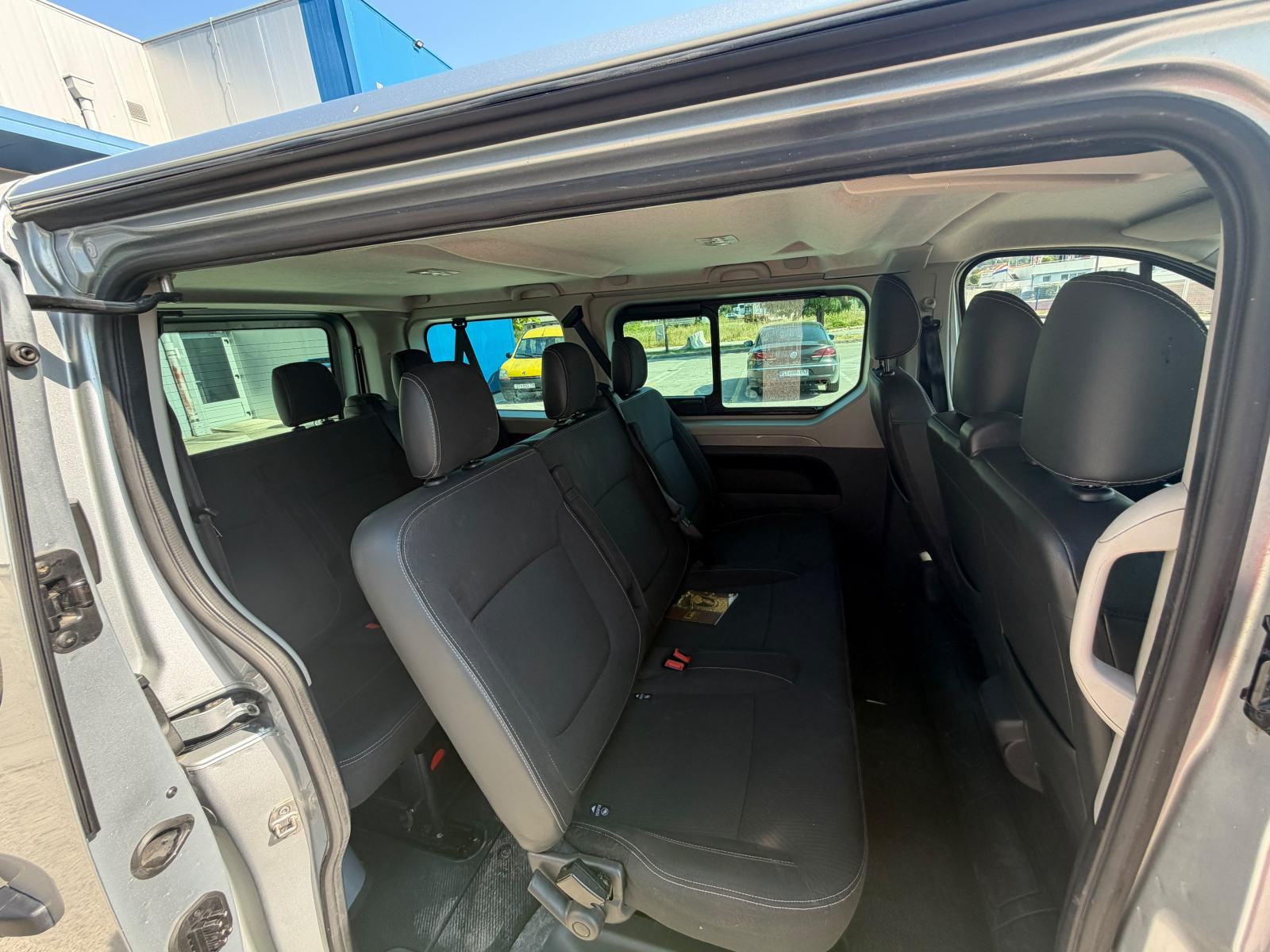 Renault Trafic 2.0dCi 8+1 2022g, fotografija 3