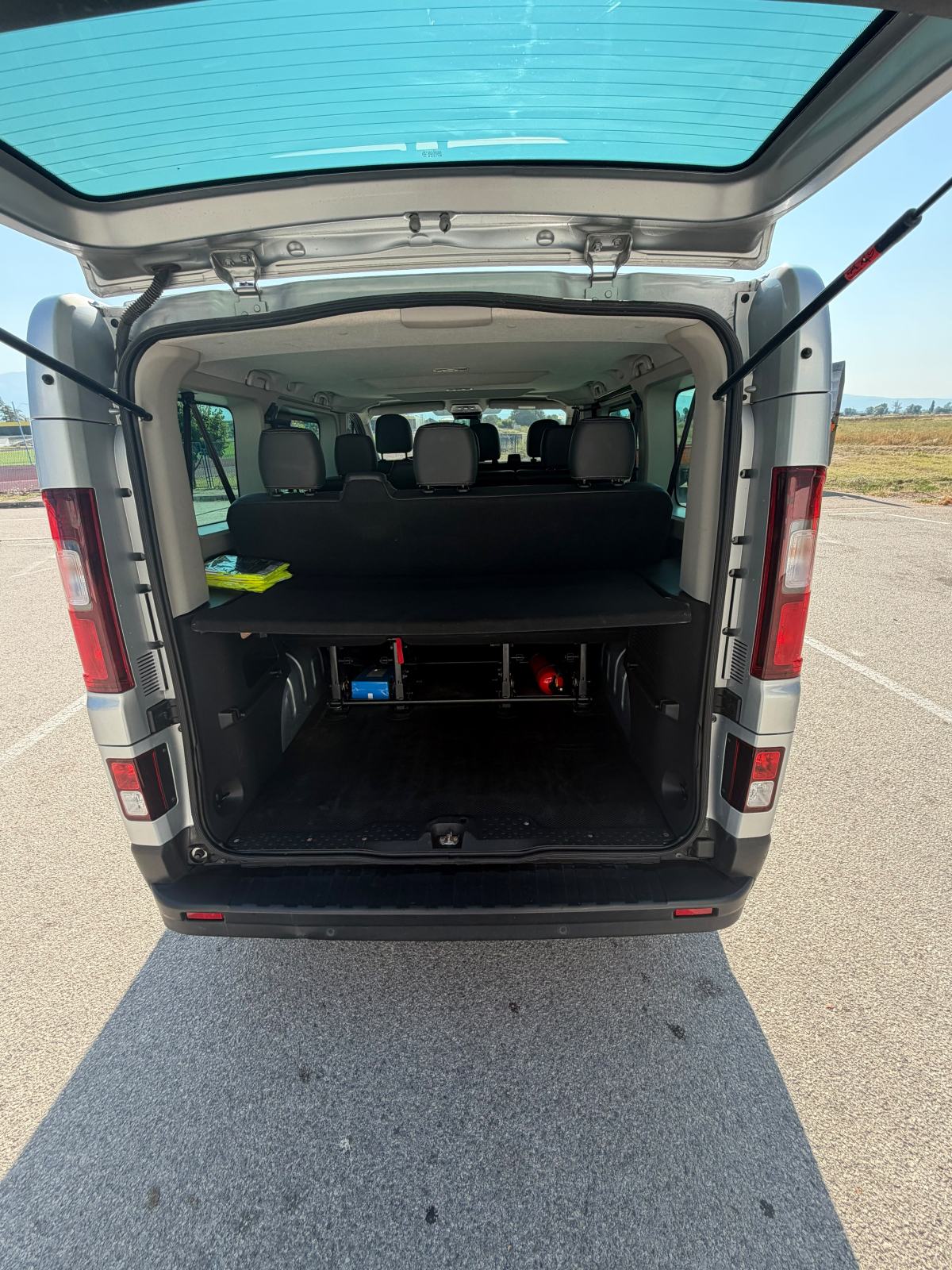 Renault Trafic 2.0dCi 8+1 2022g, fotografija 11