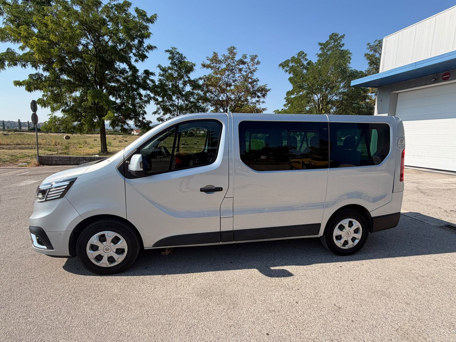 Renault Trafic 2.0dCi 8+1 2022g, fotografija 12