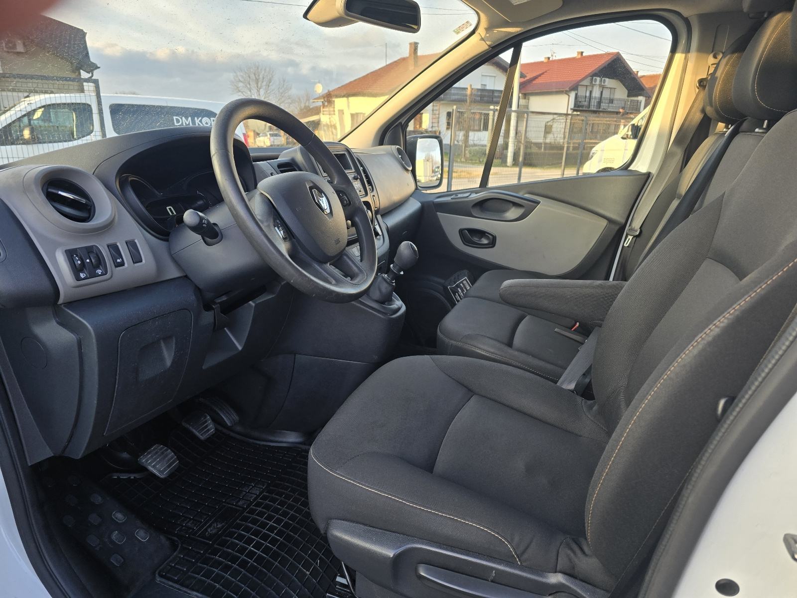 Renault Trafic PUTNIČKI 9 sjedala, 1.6 dci, fotografija 9