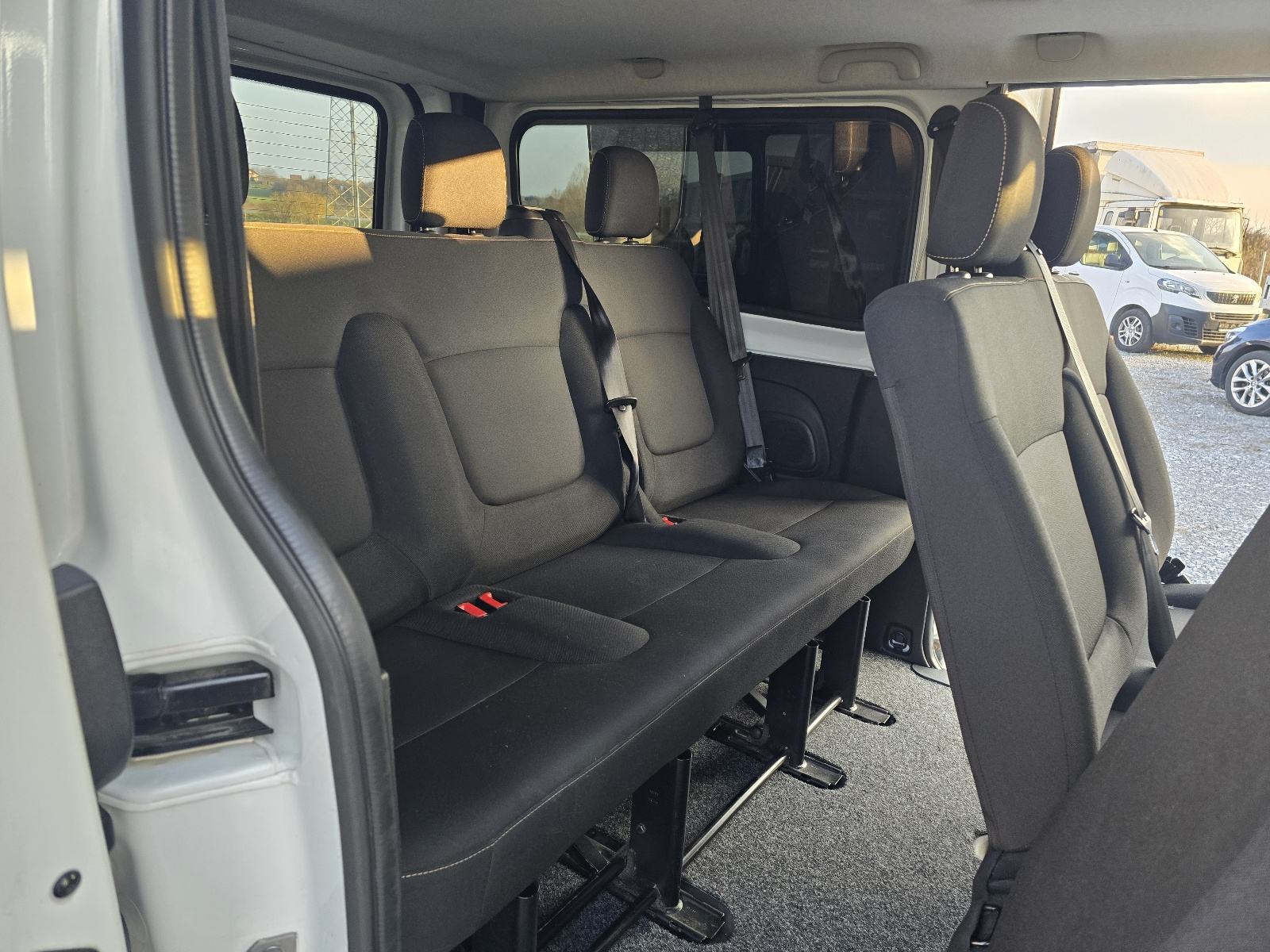 Renault Trafic PUTNIČKI 9 sjedala, 1.6 dci, fotografija 16
