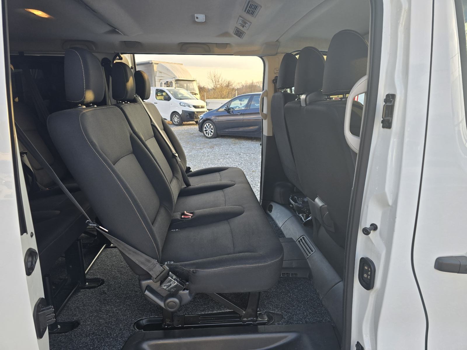 Renault Trafic PUTNIČKI 9 sjedala, 1.6 dci, fotografija 17