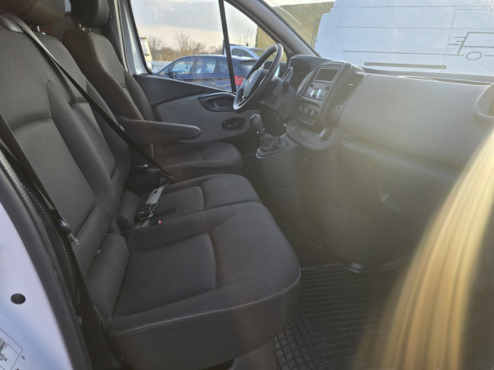 Renault Trafic PUTNIČKI 9 sjedala, 1.6 dci, fotografija 19