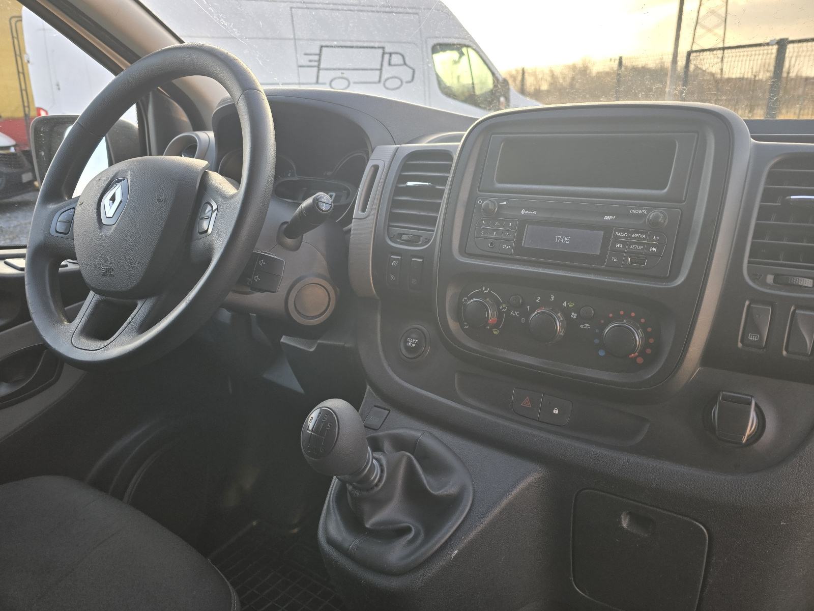 Renault Trafic PUTNIČKI 9 sjedala, 1.6 dci, fotografija 20