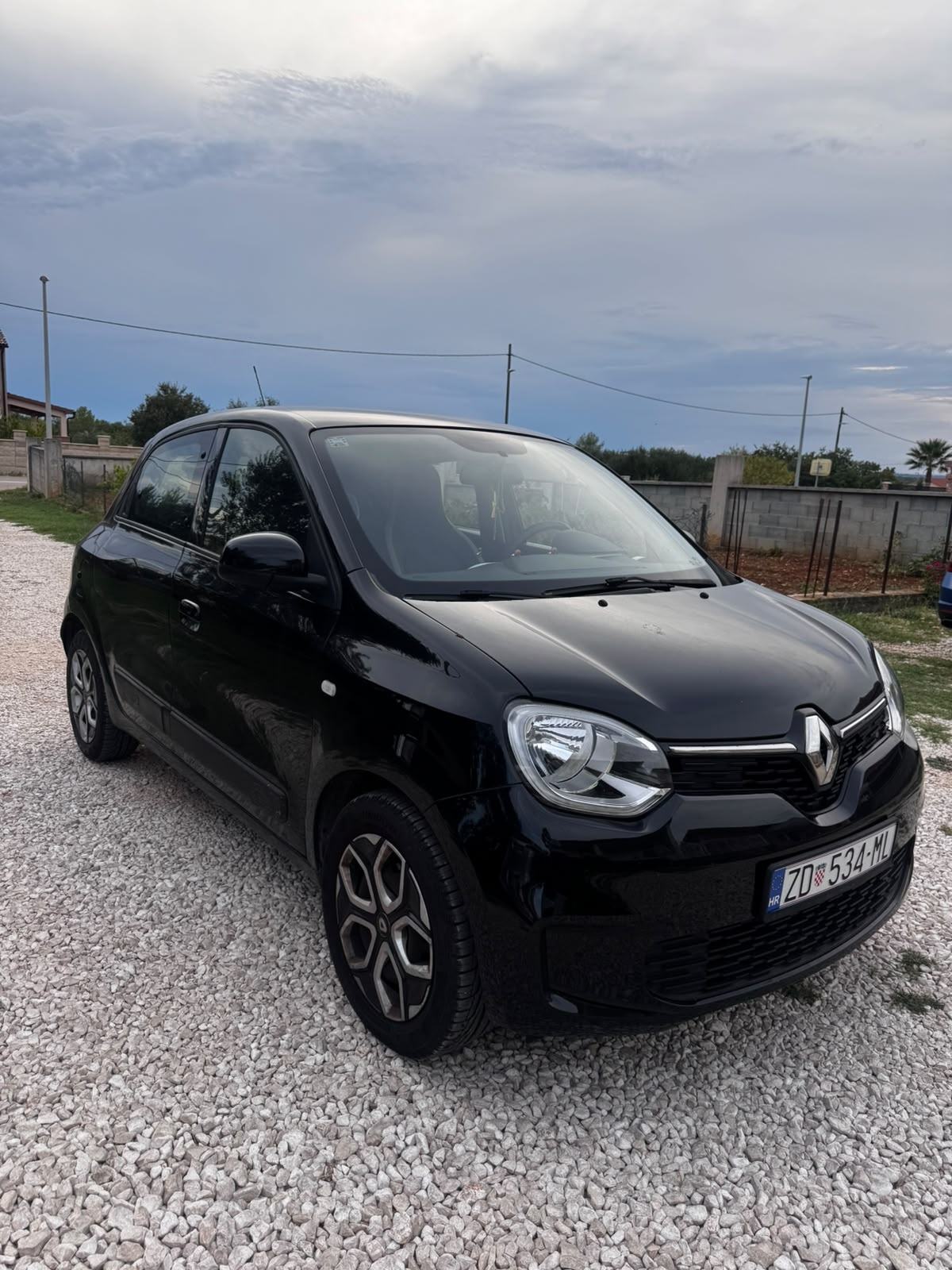 Renault Twingo 1.0 Benzin 48 kw, pogled izvana - slika 1