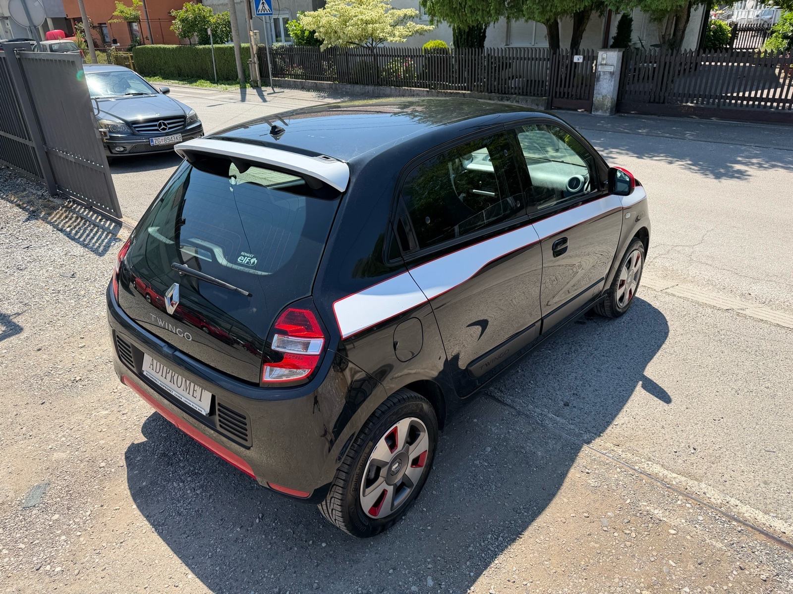 Renault Twingo 1.0 DYNAMIQ / REG 1 GOD !! JAMSTVO 12 MJ !!, fotografija 11