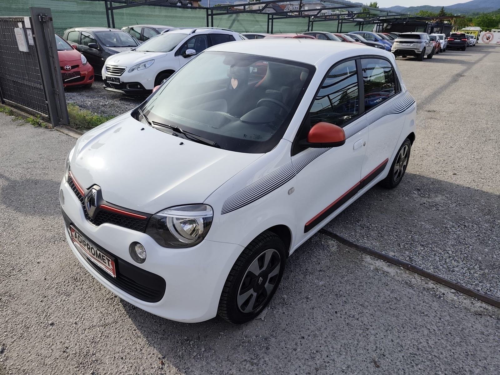 Renault Twingo 1.0 DYNAMIQ / REG 1 GOD !!, fotografija 6