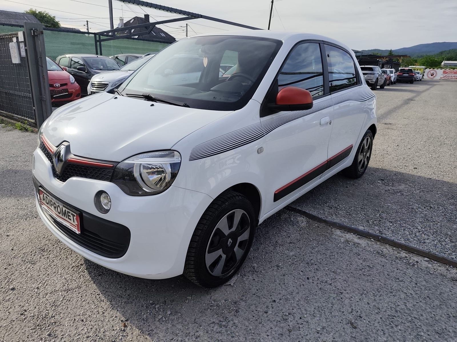 Renault Twingo 1.0 DYNAMIQ / REG 1 GOD !!, fotografija 8