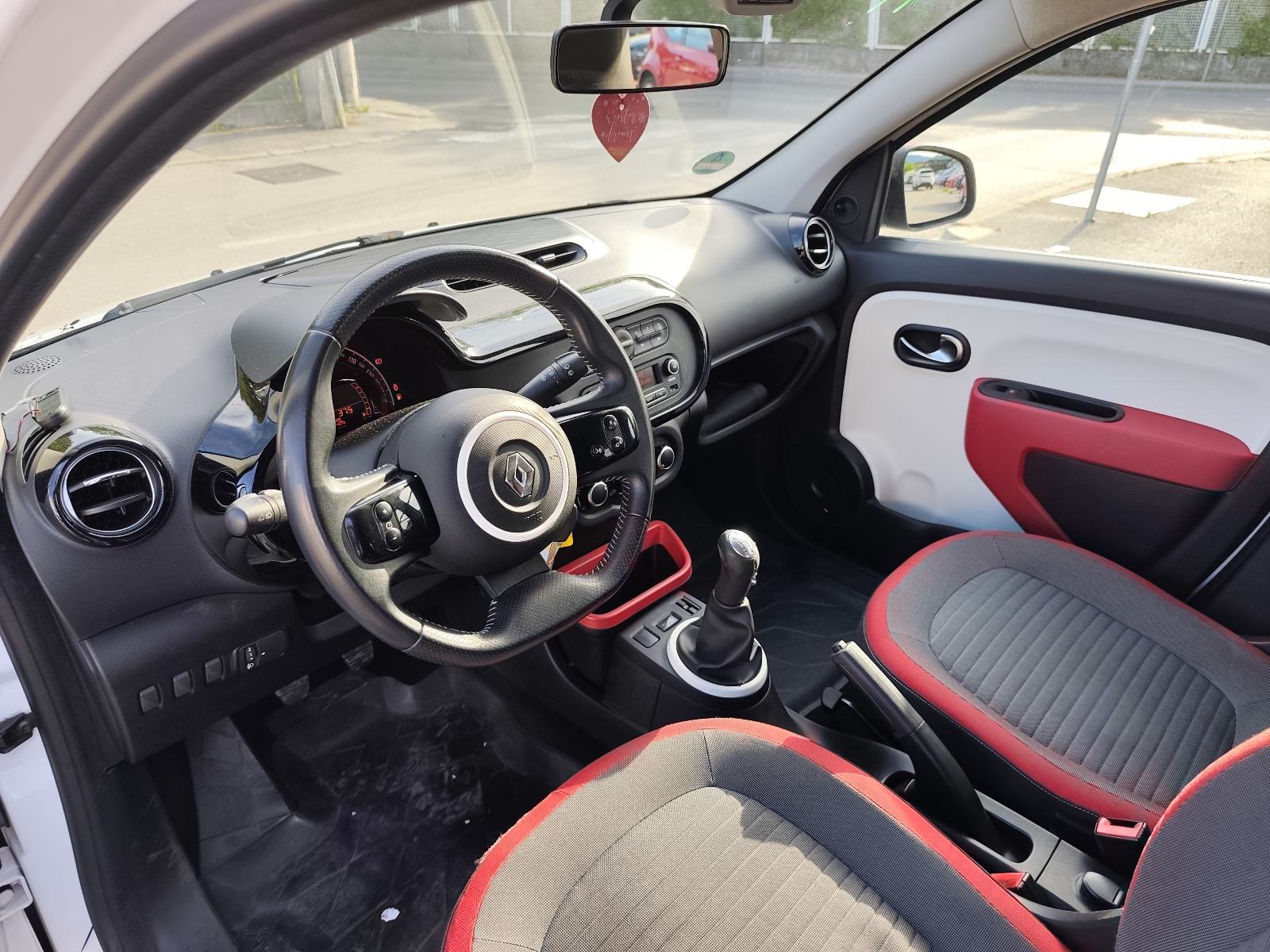Renault Twingo 1.0 DYNAMIQ / REG 1 GOD !!, fotografija 15