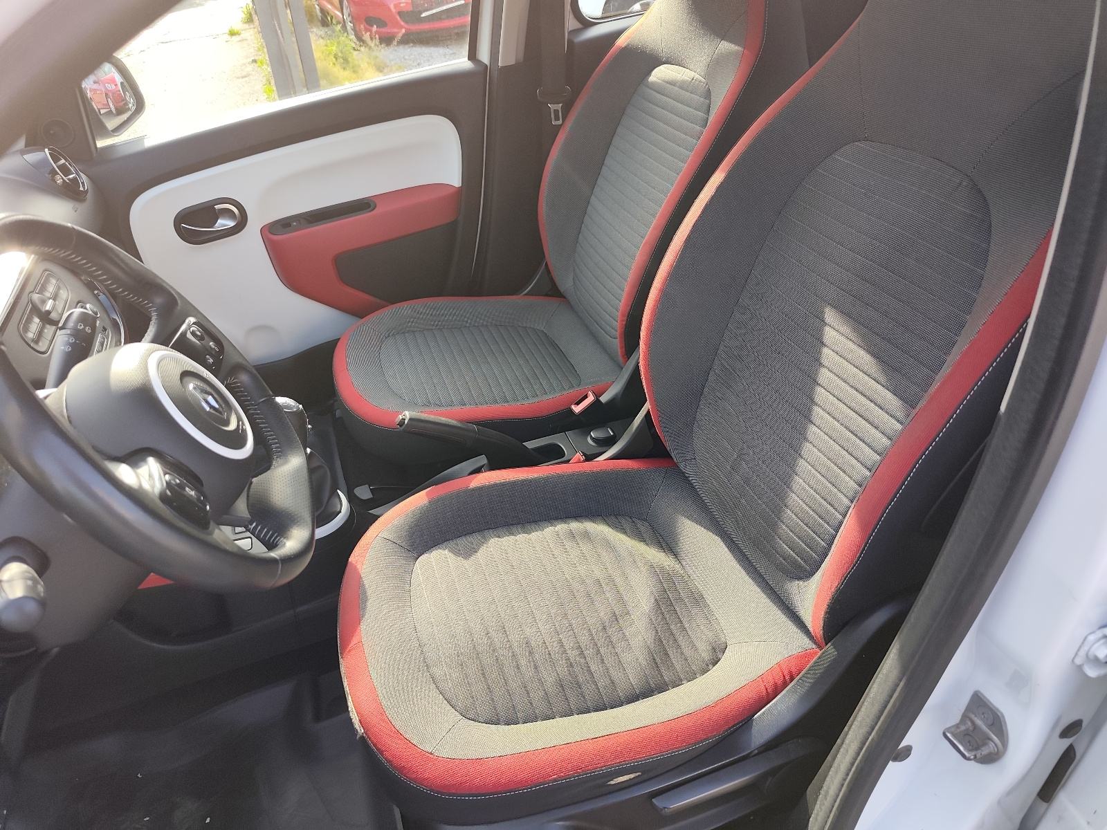 Renault Twingo 1.0 DYNAMIQ / REG 1 GOD !!, fotografija 16