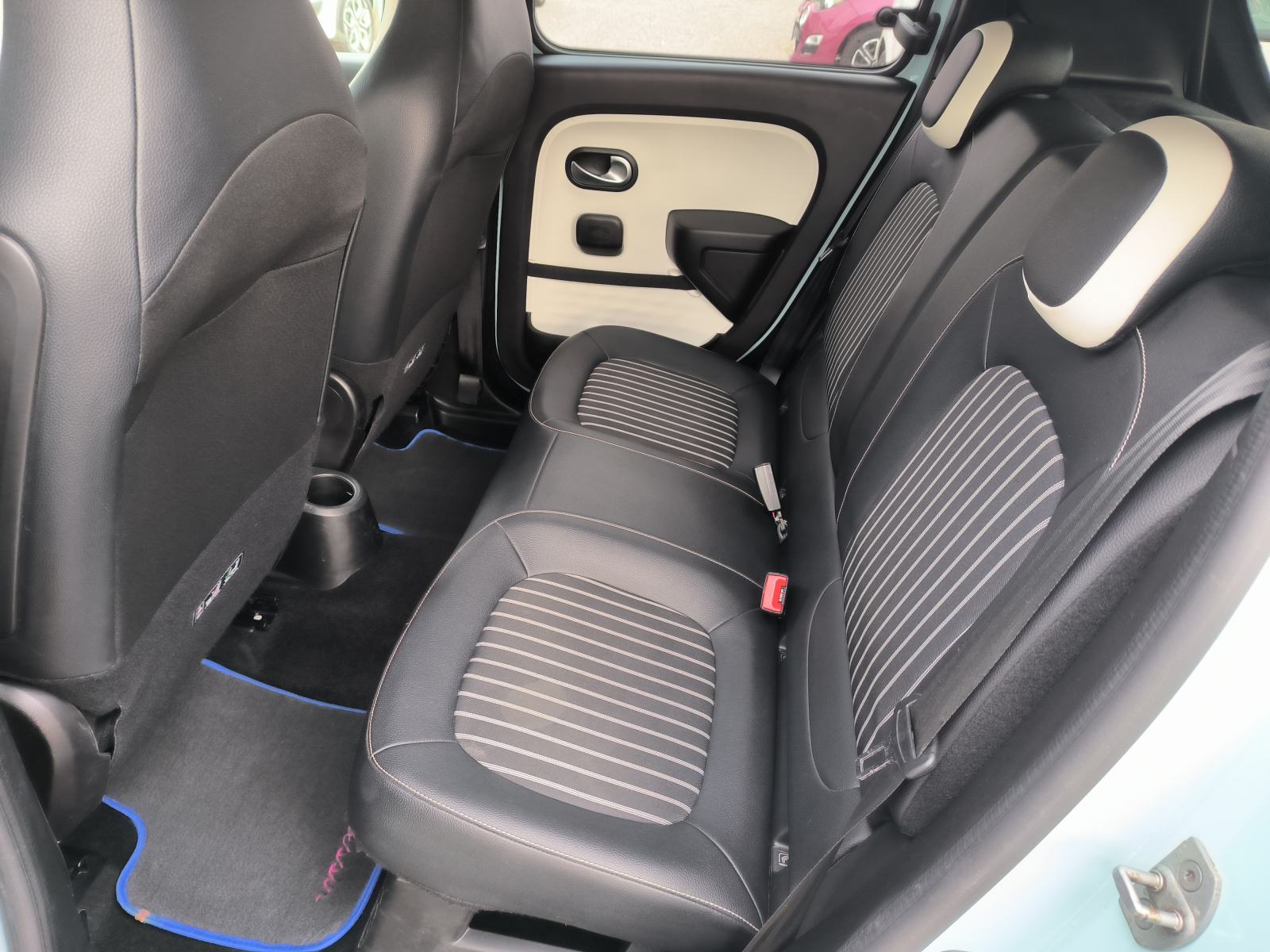 Renault Twingo 1.0 INTENS, SERVISNA, JAMSTVO, REG. 1 GODINU, fotografija 14