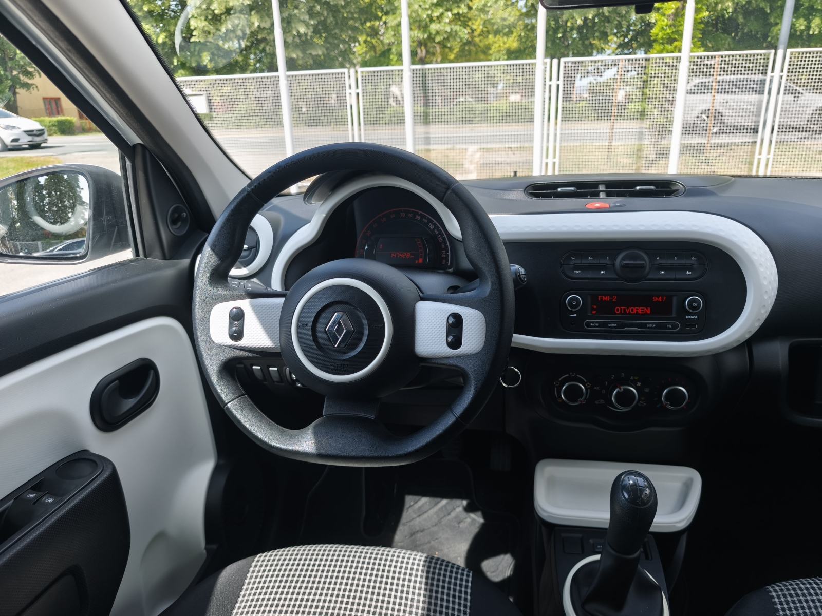 Renault Twingo 1.0 KLIMA TEMPOMAT PUTNI KOMPJUTER BLUETOOTH LED, fotografija 19