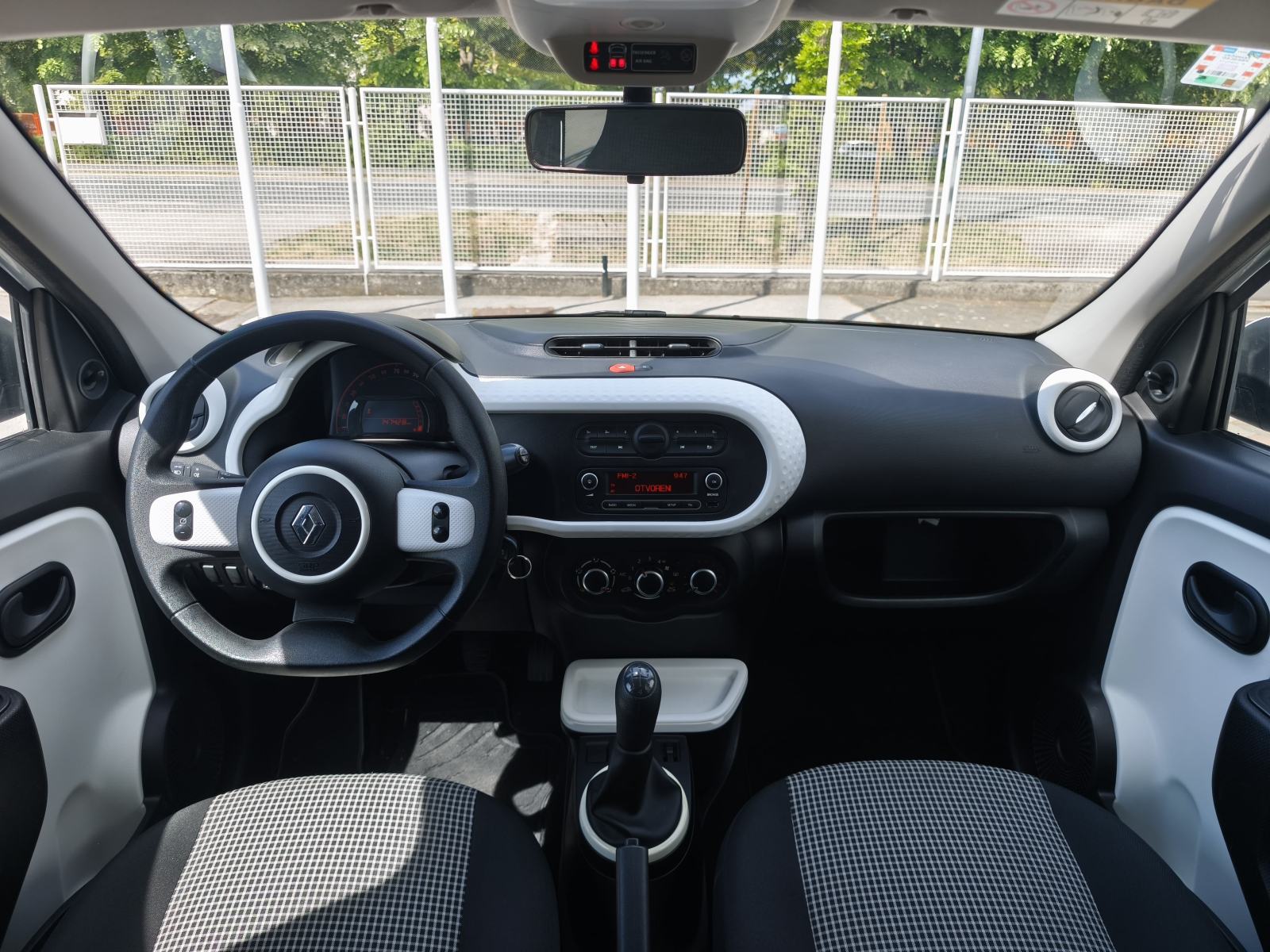 Renault Twingo 1.0 KLIMA TEMPOMAT PUTNI KOMPJUTER BLUETOOTH LED, fotografija 16