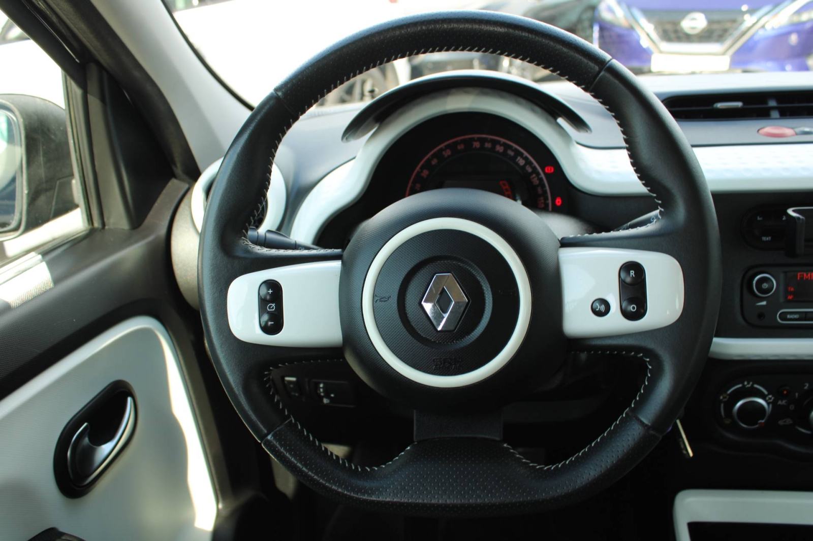 Renault Twingo 1.0 SCe, fotografija 13