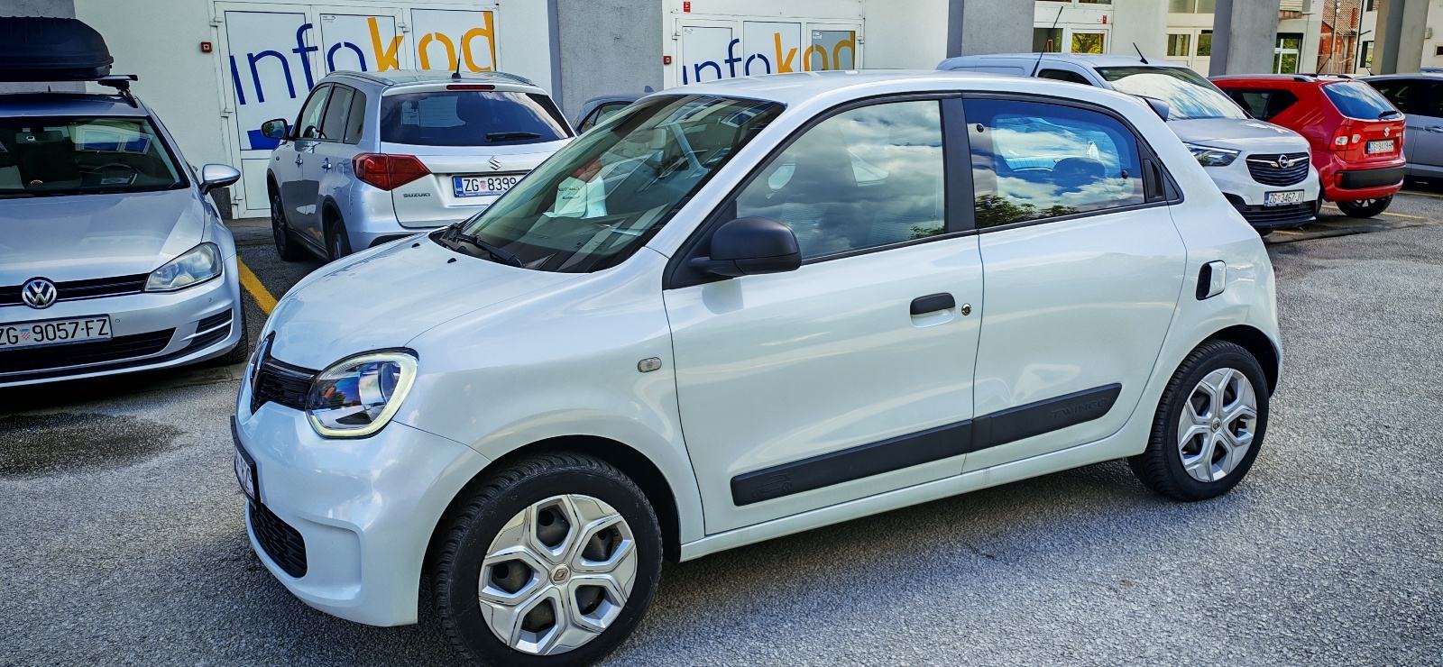 Renault Twingo 1.0 **servisna knjiga** 2021.G, fotografija 12