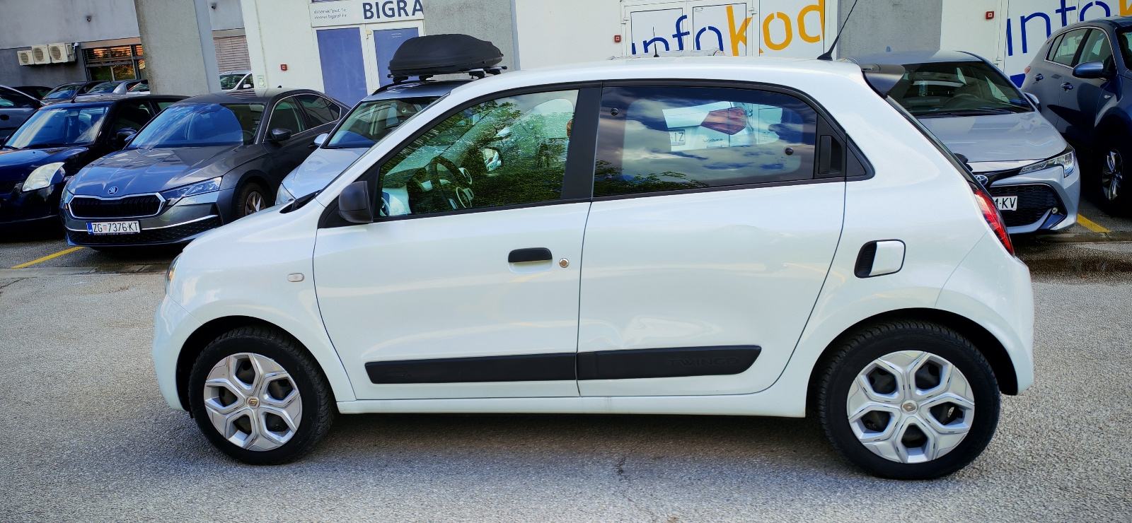 Renault Twingo 1.0 **servisna knjiga** 2021.G, fotografija 11