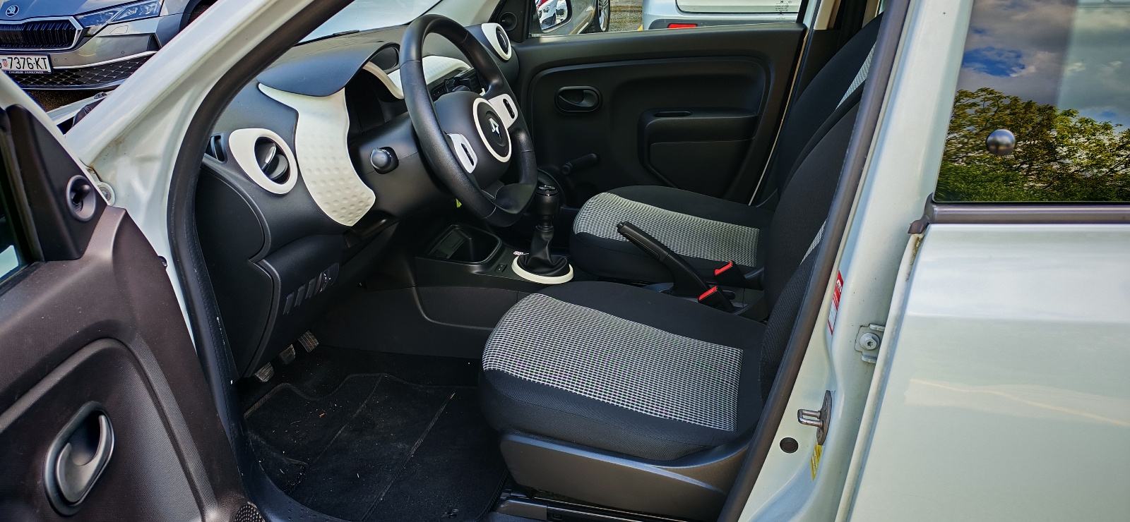Renault Twingo 1.0 **servisna knjiga** 2021.G, fotografija 13