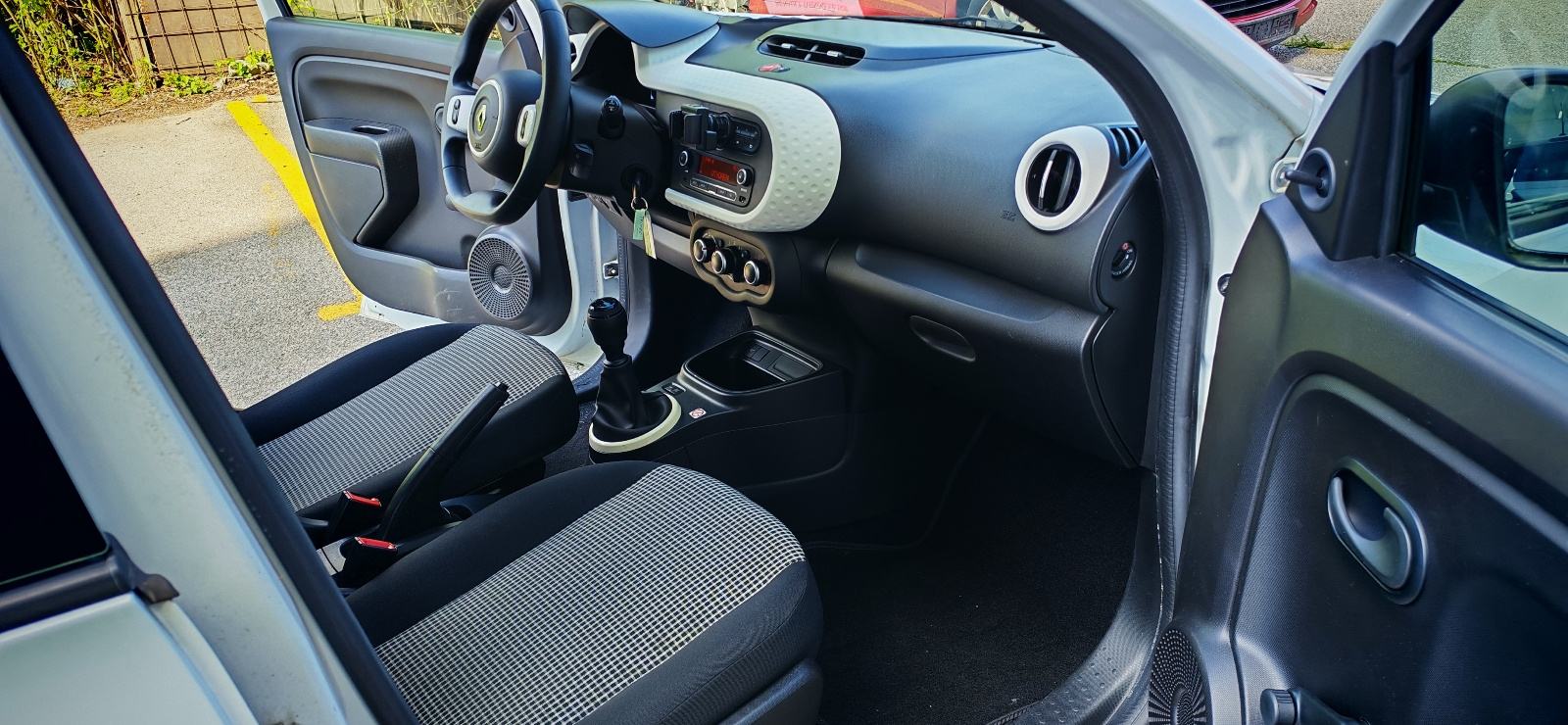 Renault Twingo 1.0 **servisna knjiga** 2021.G, fotografija 16