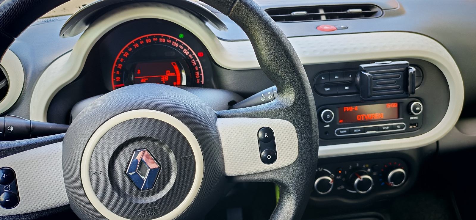 Renault Twingo 1.0 **servisna knjiga** 2021.G, fotografija 17