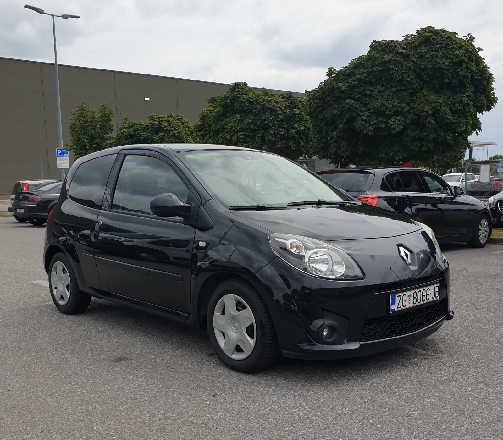 Renault Twingo 1,2 16V,automatska klima, reg.03/2027.god, pogled izvana - slika 2