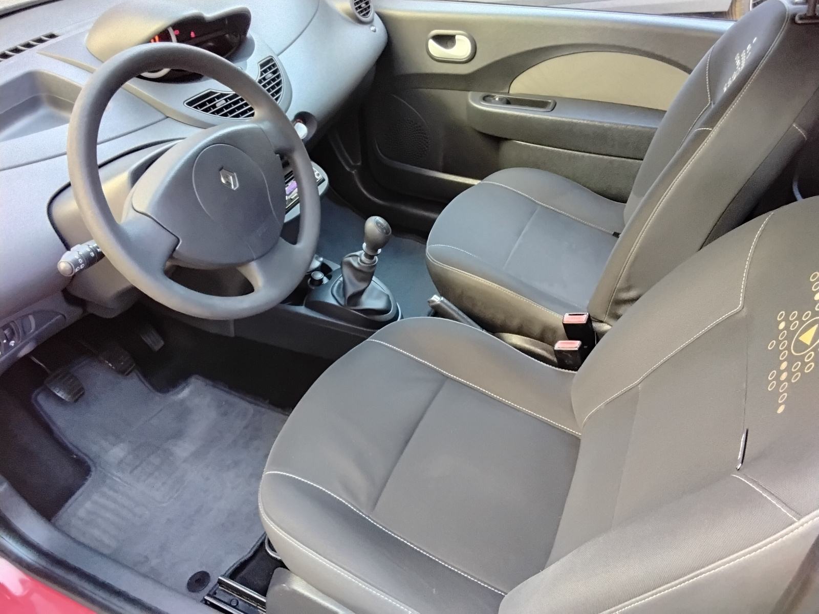Renault Twingo 1,2 16V YAHOO! 75KS 1.LAK,KLIMA,NOVE GUME,TOP STANJE, fotografija 9