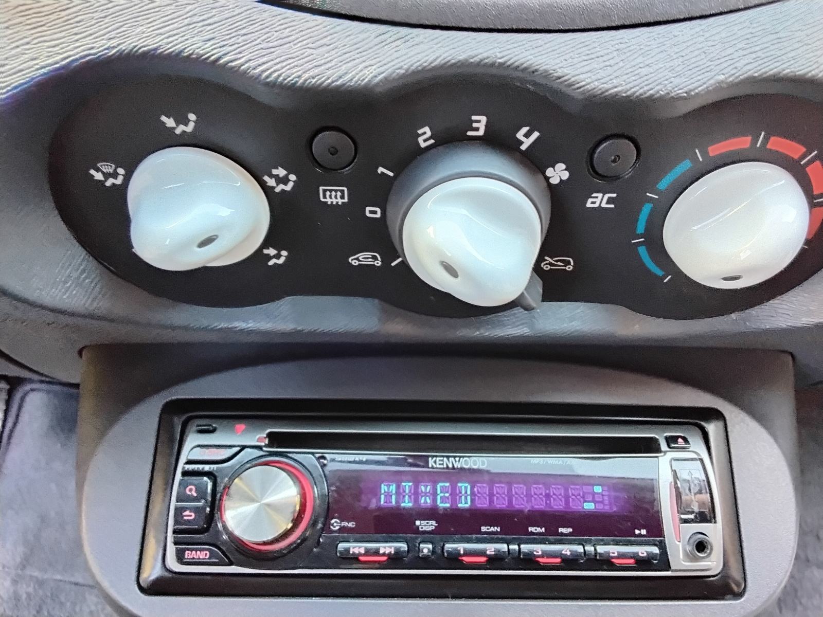 Renault Twingo 1,2 16V YAHOO! 75KS 1.LAK,KLIMA,NOVE GUME,TOP STANJE, fotografija 17