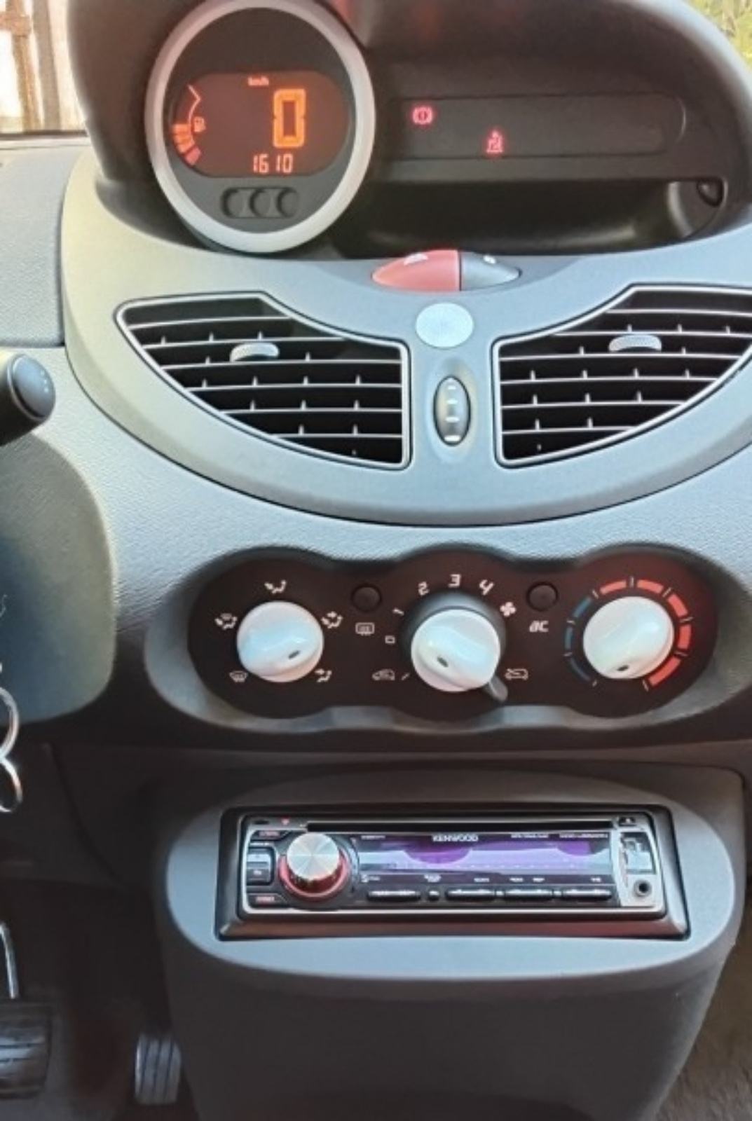 Renault Twingo 1,2 16V YAHOO! 75KS 1.LAK,KLIMA,NOVE GUME,TOP STANJE, fotografija 19