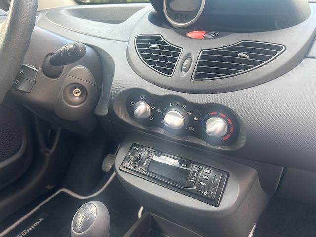 Renault Twingo 1,2 - jamstvo 1 godina, fotografija 16
