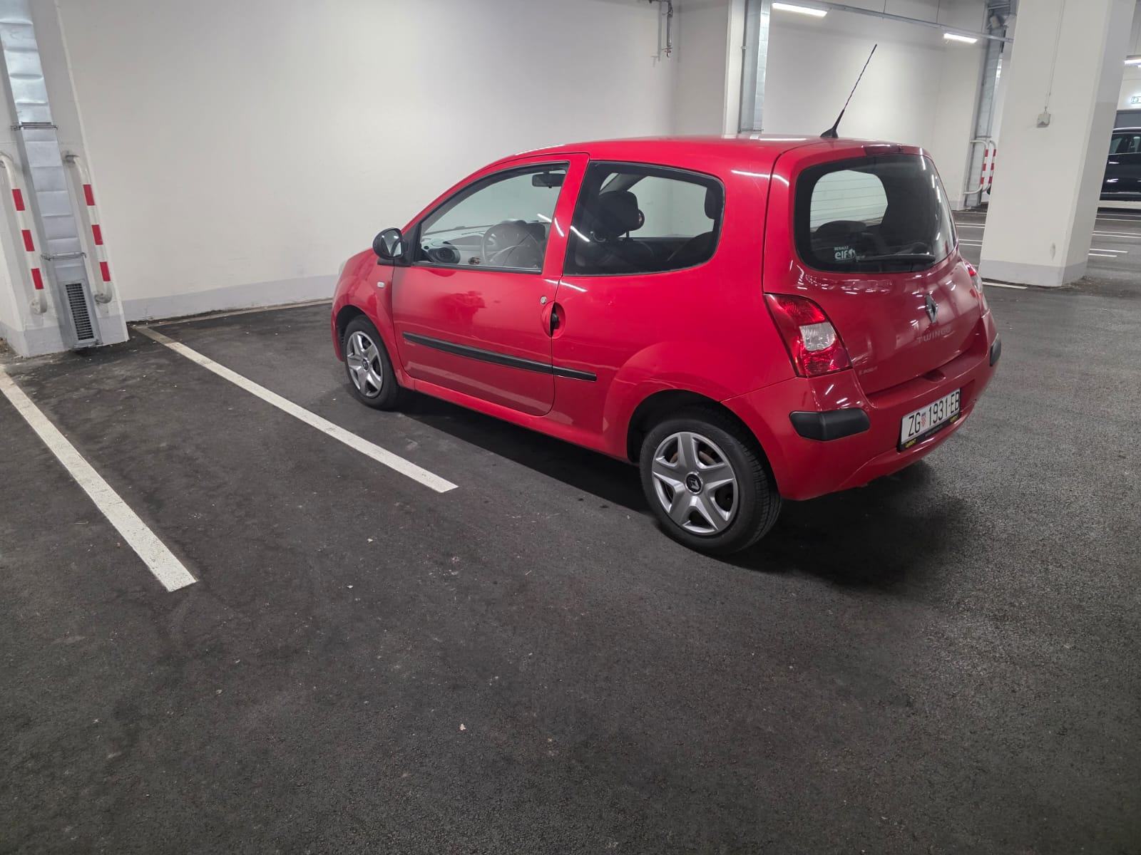 Renault Twingo 1,2, reg. cijelu godinu, 4 nove gume i servis, fotografija 3