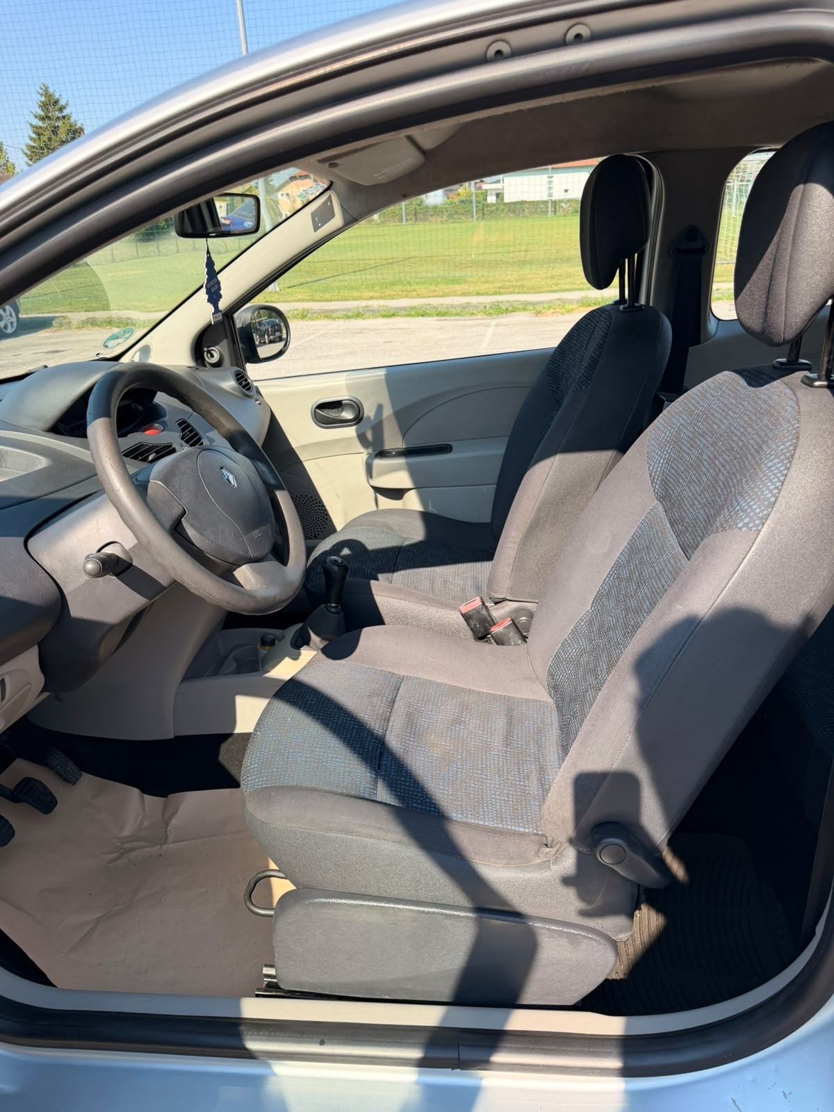 Renault Twingo 1,5 dCi AUTO ODLICAN, fotografija 12
